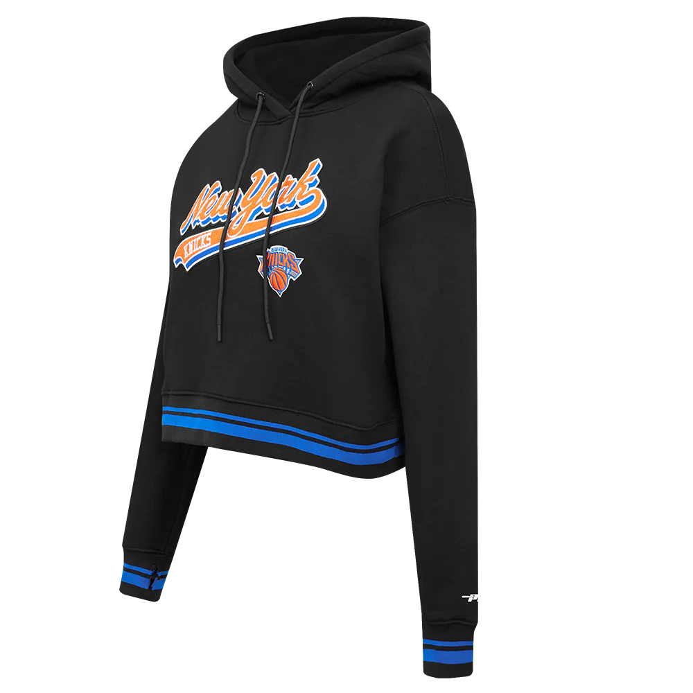 NBA NEW YORK KNICKS SCRIPT TAIL WOMEN'S RIB FLEECE CROPPED PULLOVER HOODIE (BLACK/ROYAL BLUE/BLACK) - Image 2