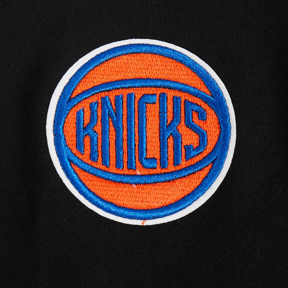 NBA NEW YORK KNICKS OLD ENGLISH WOMEN'S FLC CREWNECK (BLACK) - Image 10