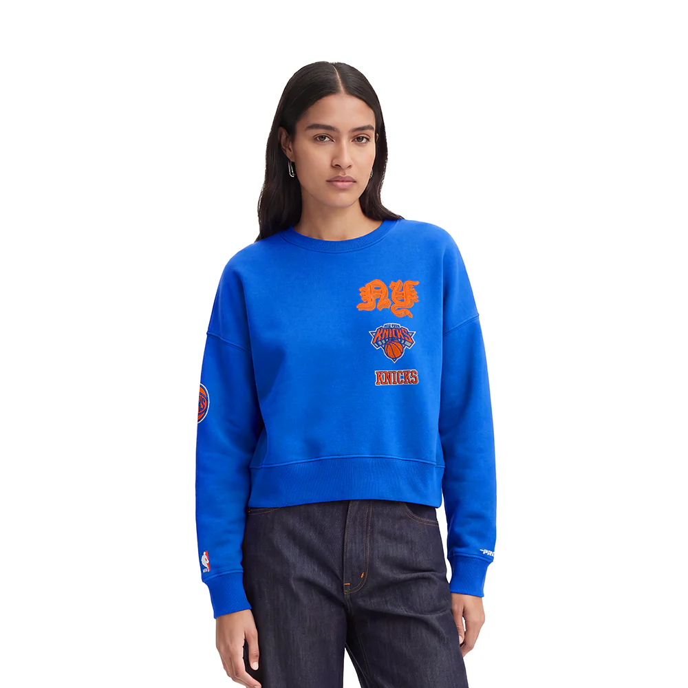 NBA NEW YORK KNICKS OLD ENGLISH WOMEN'S FLC CREWNECK (ROYAL BLUE)