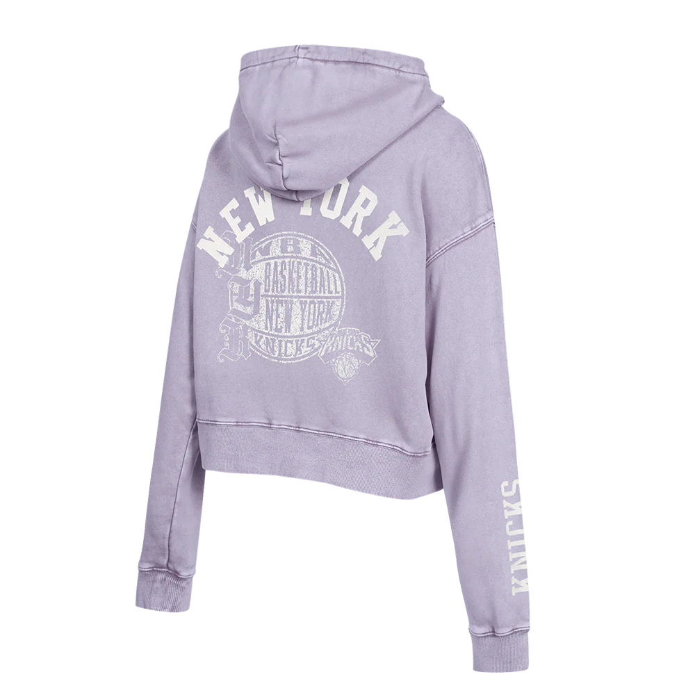 NBA NEW YORK KNICKS STREET TEAM WOMEN'S ENZYME WASH FT CROPPED PO HOODIE (WASHED LILAC GRAY) - Image 4