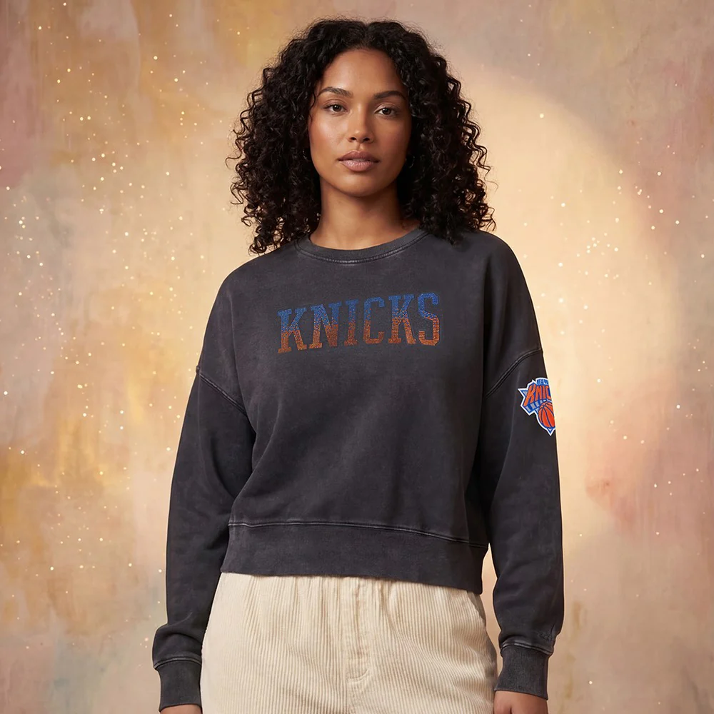 NBA NEW YORK KNICKS WASHED JEWELS WOMEN'S CREWNECK SWEATSHIRT (WASHED BLACK)