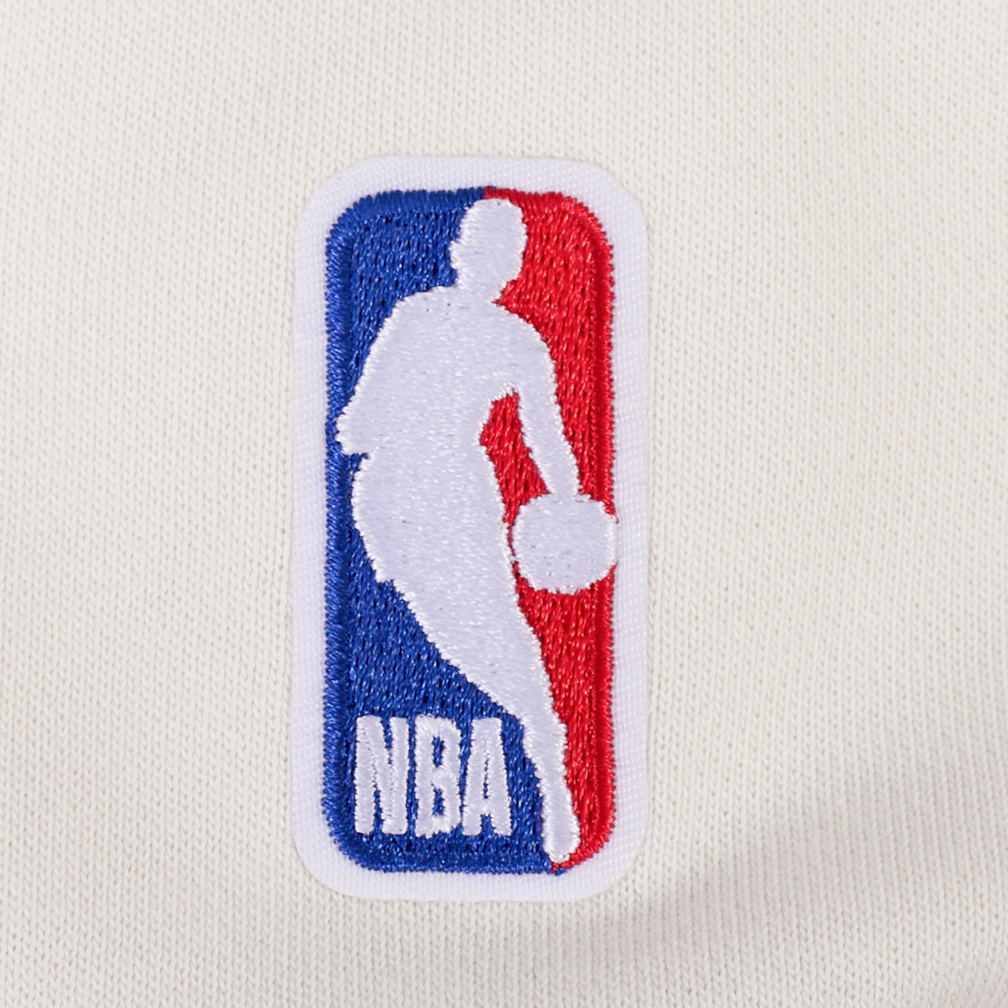 NEW YORK KNICKS 2026 NBA CHAMPIONSHIP WOMEN'S CROPPED PULLOVER HOODIE (EGGSHELL/BLACK) - Image 11