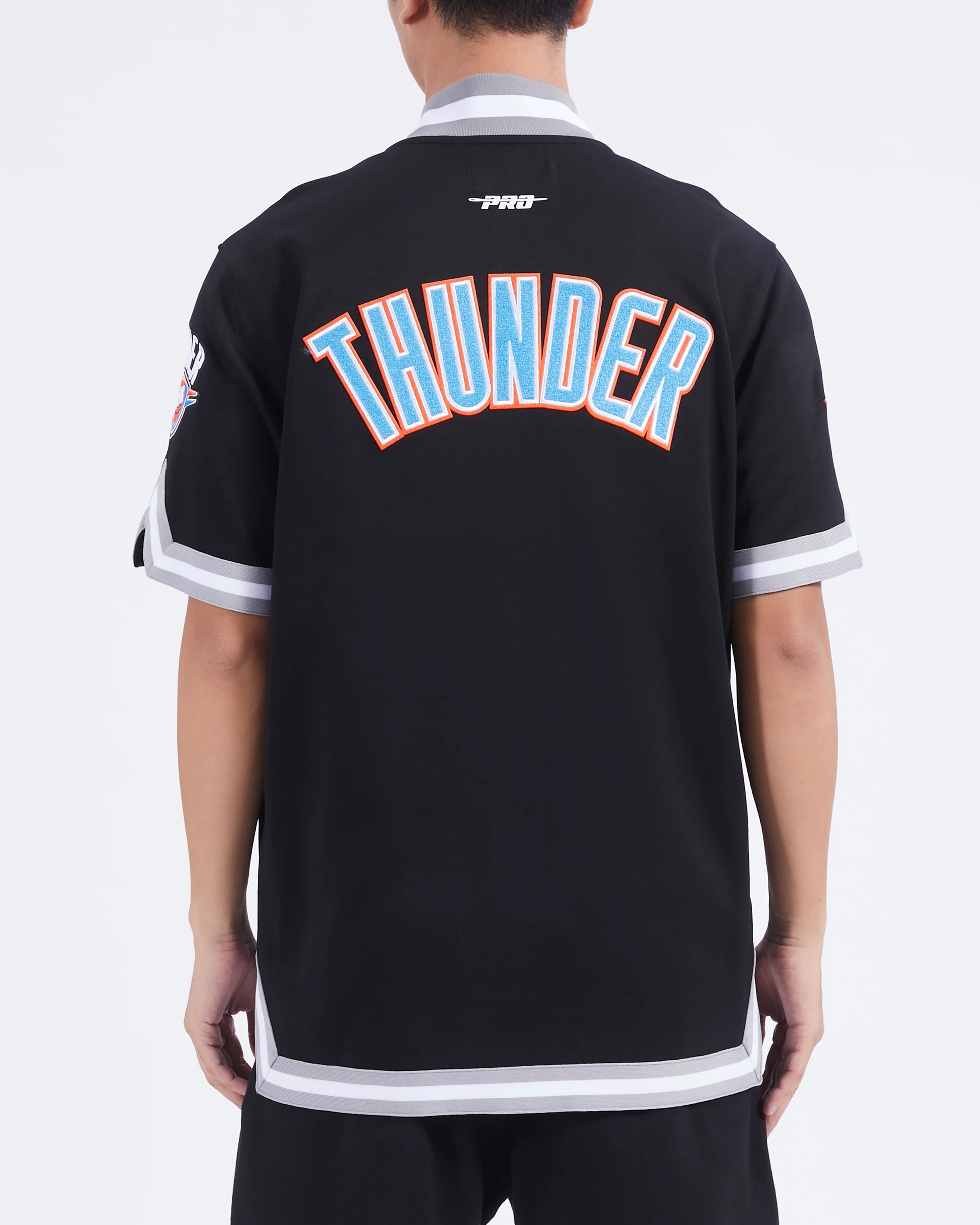 NBA OKLAHOMA CITY THUNDER CLASSIC MEN'S PRO SS DOUBLE KNIT JACKET  (BLACK/GRAY) - Image 3