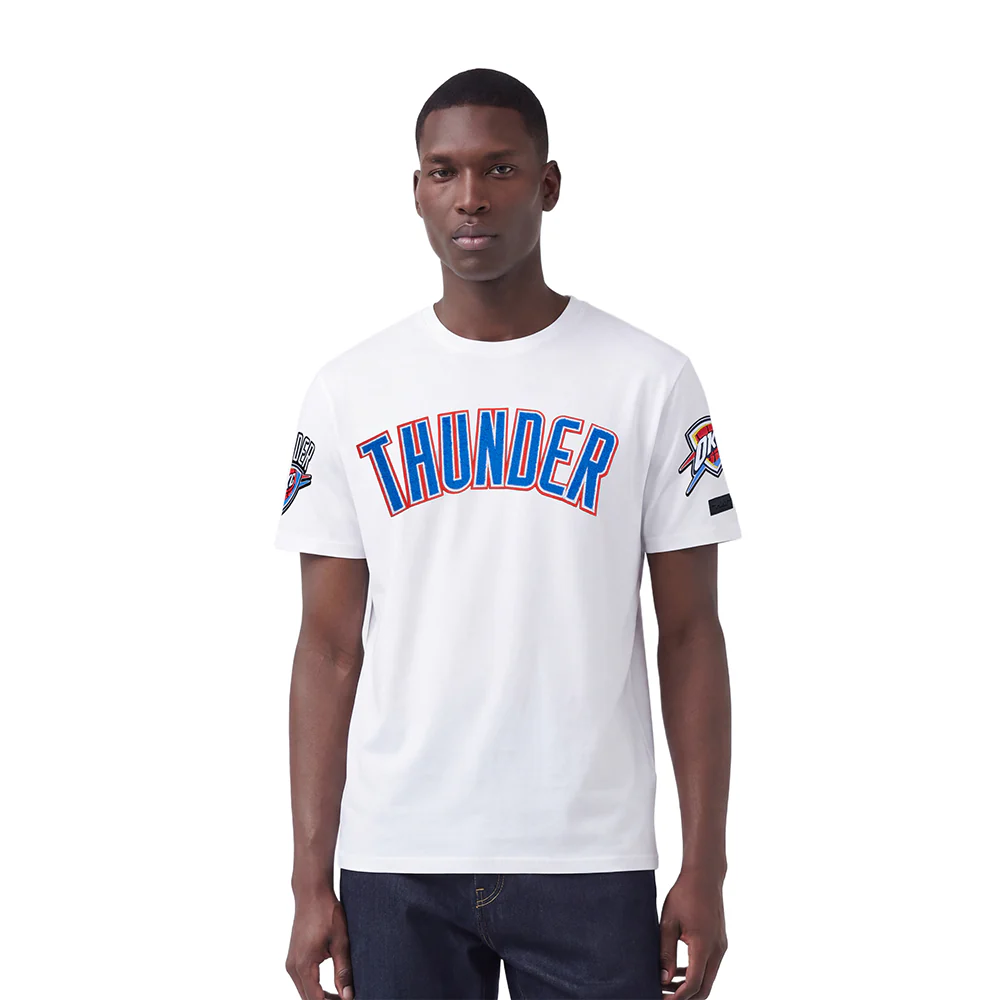 NBA OKLAHOMA CITY THUNDER CLASSIC CHENILLE MEN'S TEE (WHITE)