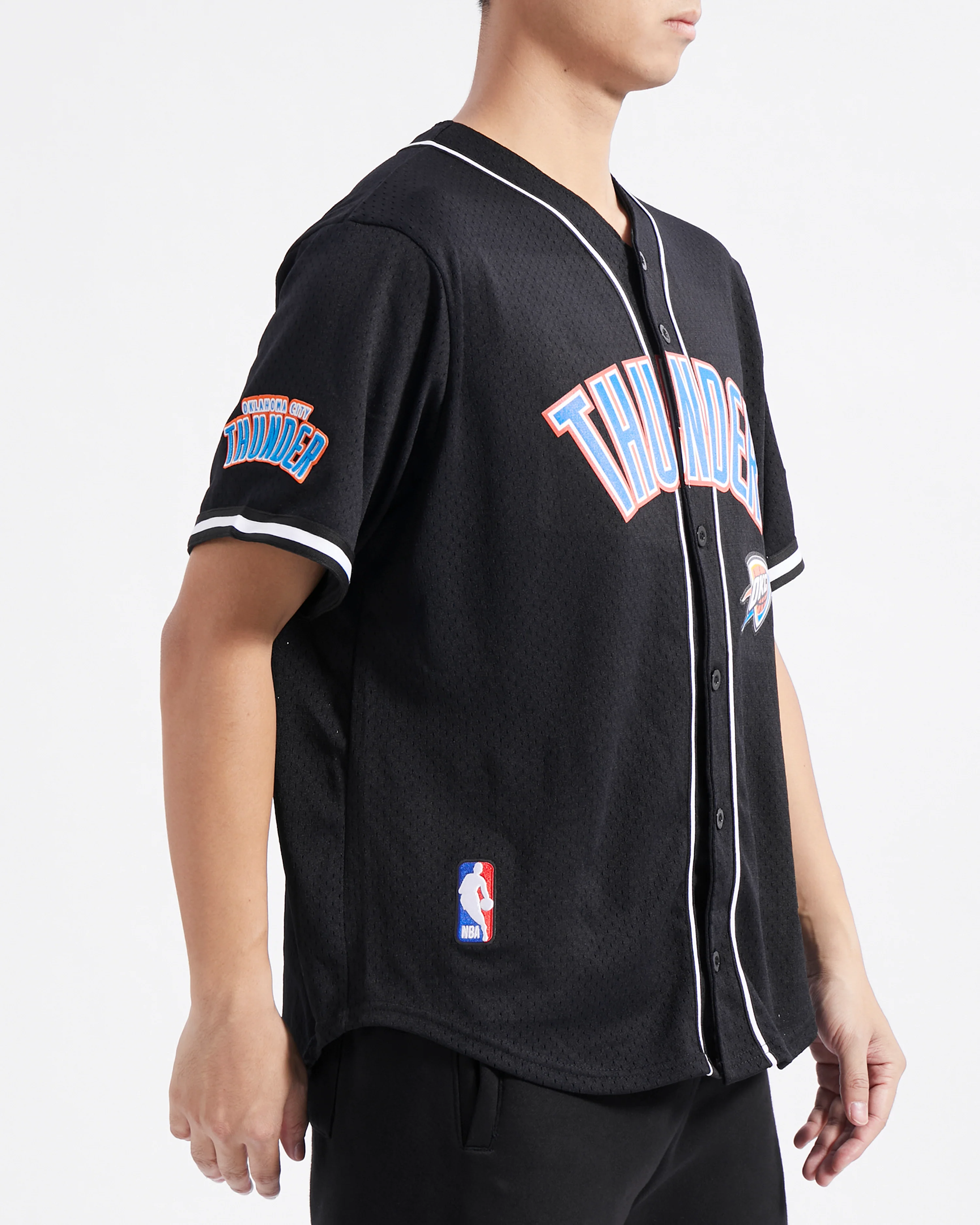 NBA OKLAHOMA CITY THUNDER CLASSIC MESH MEN'S BUTTON DOWN SHIRT (BLACK) - Image 6