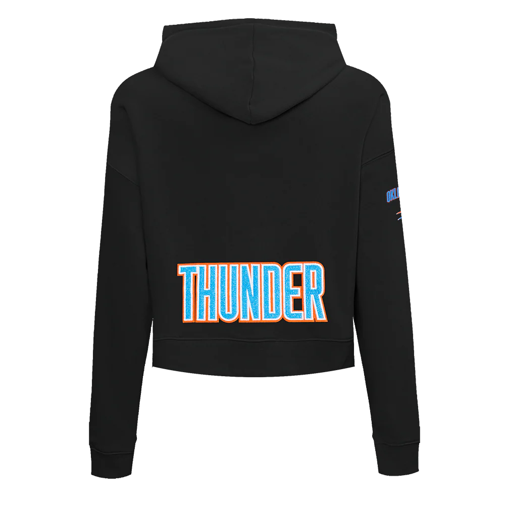 NBA OKLAHOMA CITY THUNDER CLASSIC WOMEN'S CROPPED PULLOVER HOODIE (BLACK) - Image 3