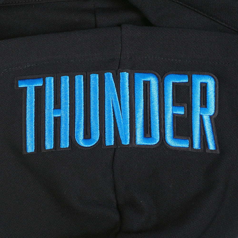 NBA OKLAHOMA CITY THUNDER OLD ENGLISH WOMEN'S FLC CROPPED PO HOODIE (BLACK) - Image 6
