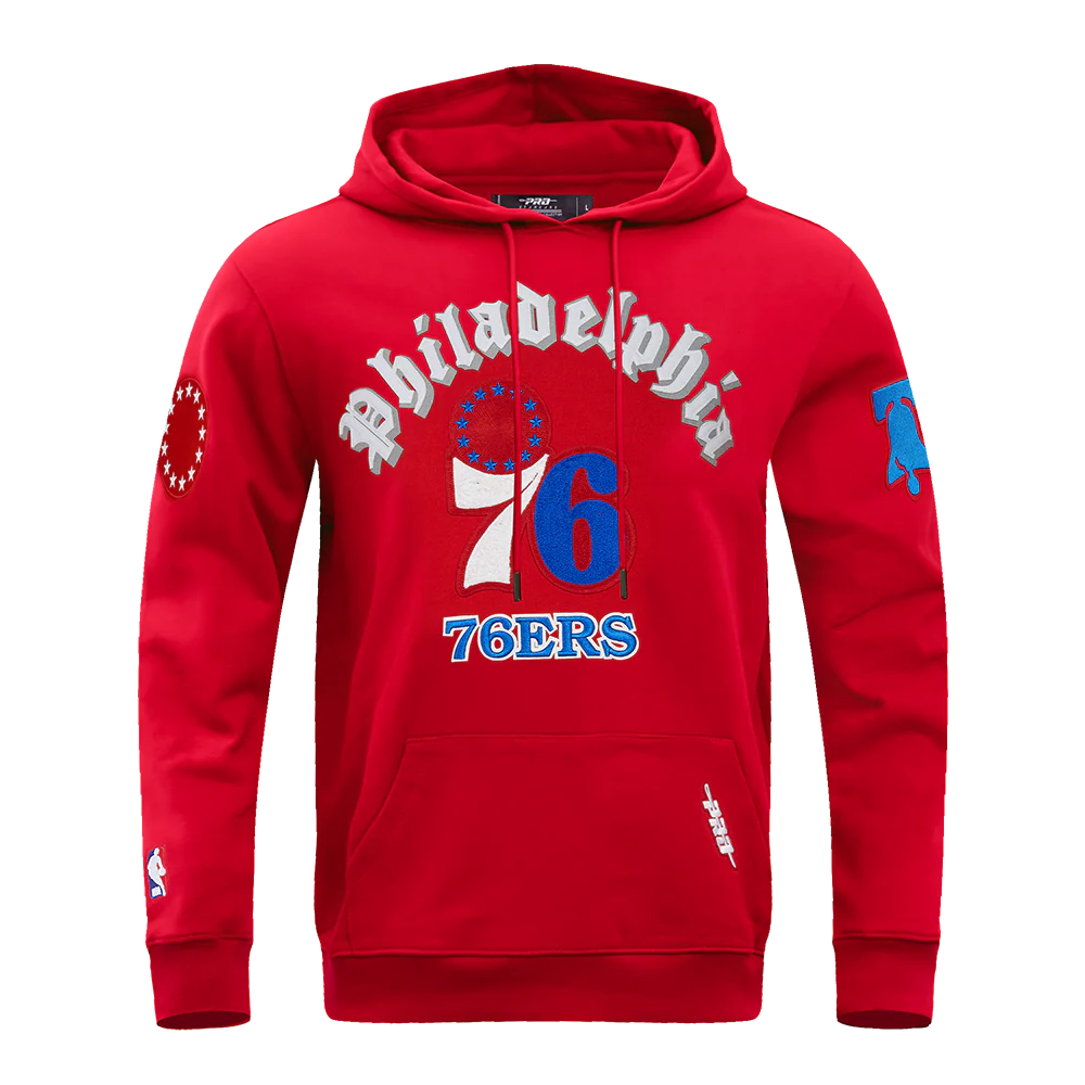 NBA PHILADELPHIA 76ERS OLD ENGLISH MEN'S PULLOVER HOODIE (RED)