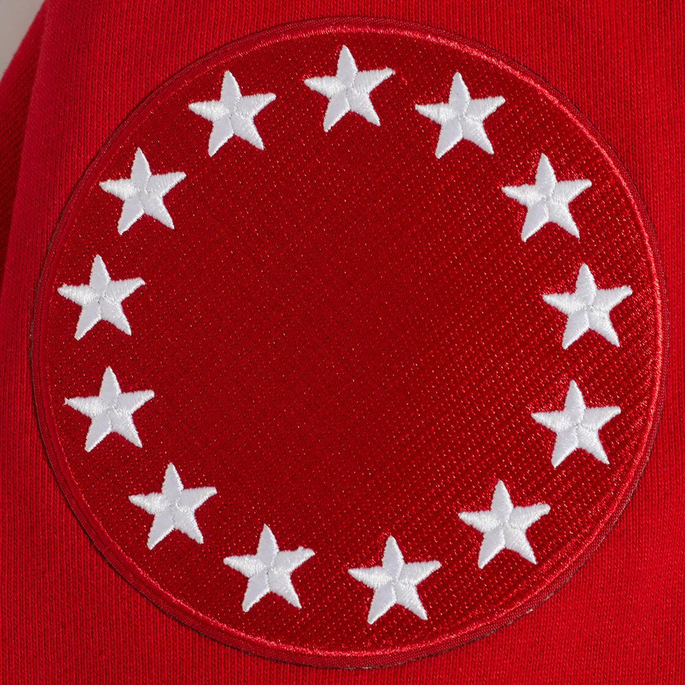 NBA PHILADELPHIA 76ERS OLD ENGLISH MEN'S PULLOVER HOODIE (RED) - Image 7