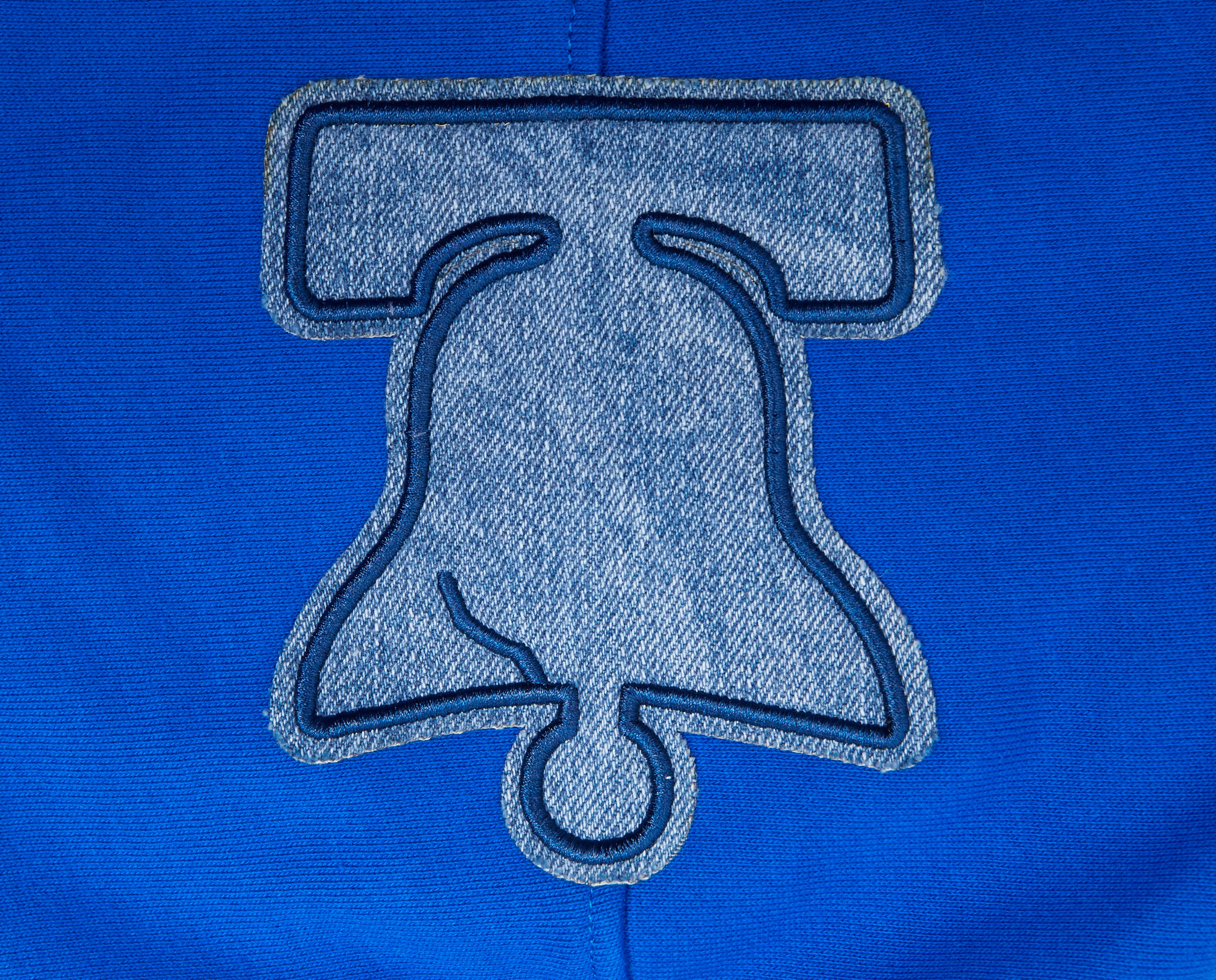 NBA PHILADELPHIA 76ERS VARSITY BLUES MEN'S PULLOVER HOODIE (ROYAL BLUE) - Image 8
