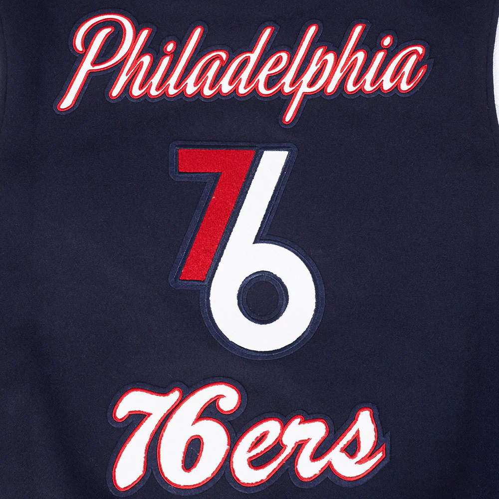 NBA PHILADELPHIA 76ERS CITY EDITION 25-26 MEN'S RIB WOOL VARSITY JACKET (MIDNIGHT NAVY/RED/MIDNIGHT NAVY) - Image 11