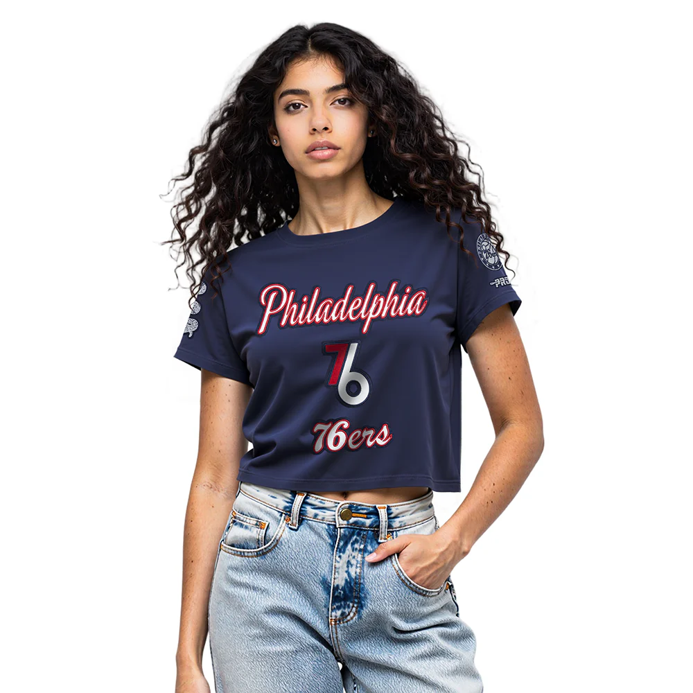 NBA PHILADELPHIA 76ERS CITY EDITION 25-26 WOMEN'S SJ BOXY TEE (MIDNIGHT NAVY)