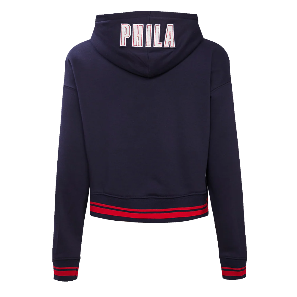 NBA PHILADELPHIA 76ERS CHEST CITY OF BROTHERLY LOVE WOMEN'S RIB CROPPED PULLOVER HOODIE (MIDNIGHT NAVY/RED/MIDNIGHT NAVY) - Image 3