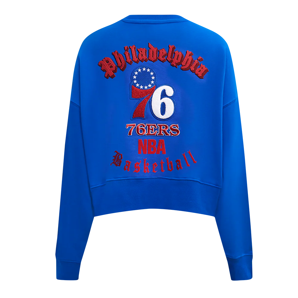 NBA PHILADELPHIA 76ERS OLD ENGLISH WOMEN'S FLC CREWNECK (ROYAL BLUE) - Image 5