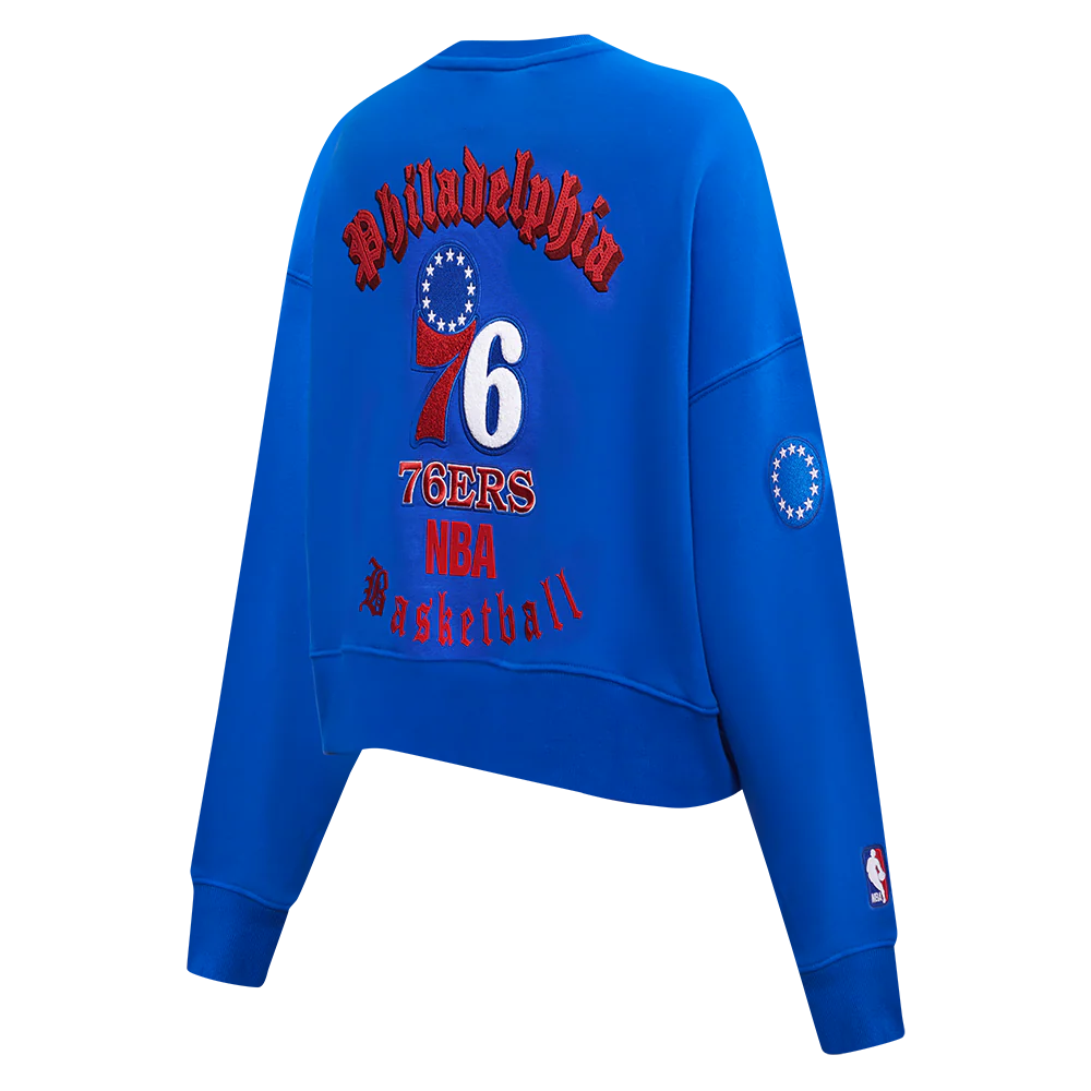 NBA PHILADELPHIA 76ERS OLD ENGLISH WOMEN'S FLC CREWNECK (ROYAL BLUE) - Image 6