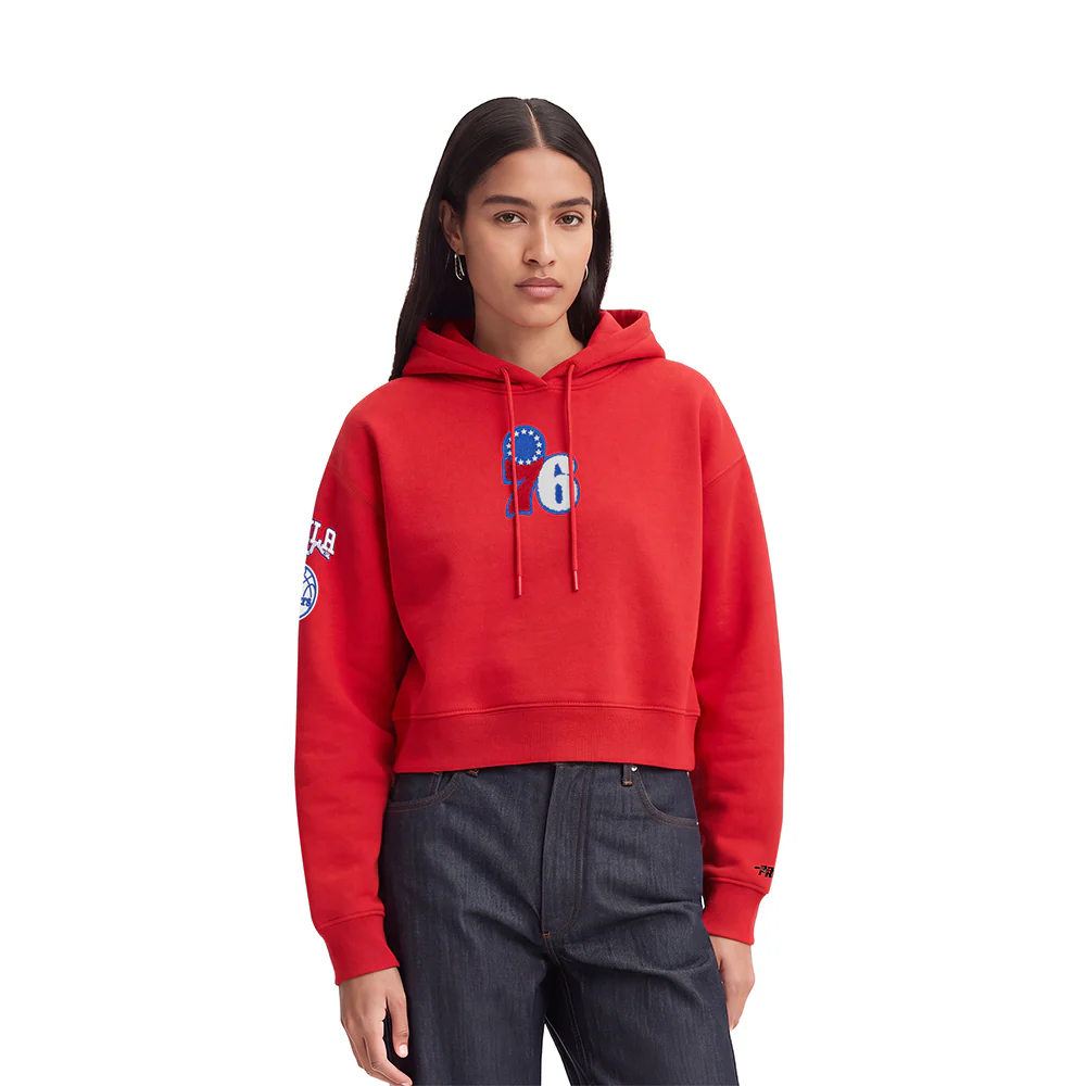 NBA PHILADELPHIA 76ERS CLASSIC WOMEN'S CROPPED PULLOVER HOODIE (RED)