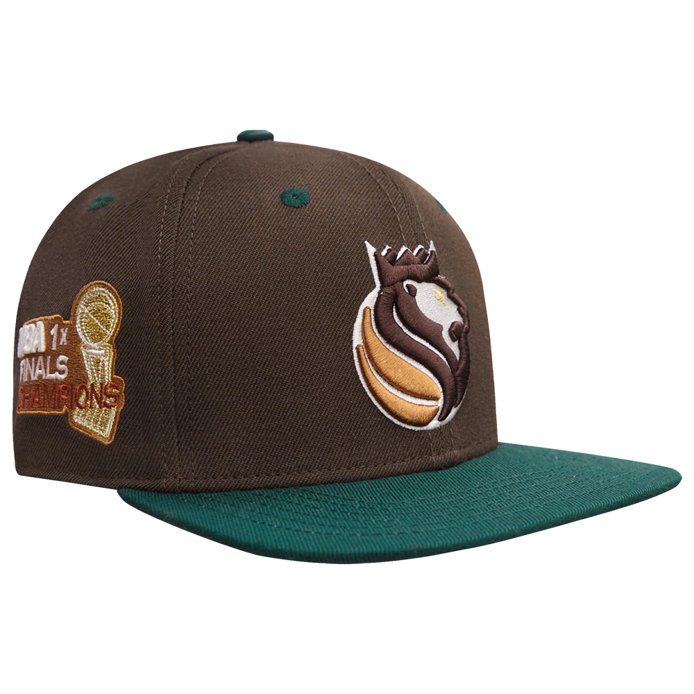 NBA SACRAMENTO KINGS STIVALI 2 TONE COTTON SNAPBACK HAT (BROWN/FOREST GREEN) - Image 2