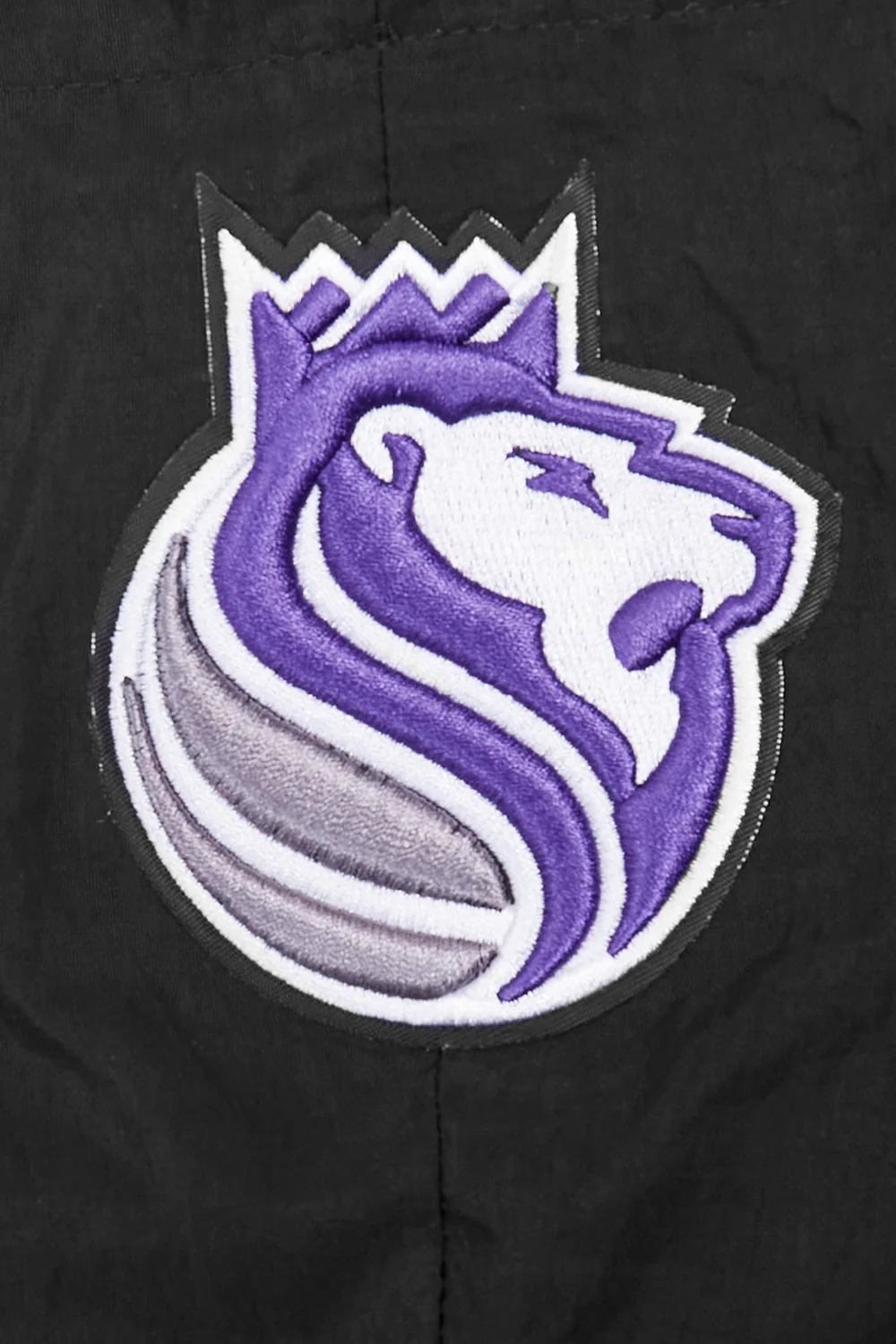 NBA SACRAMENTO KINGS CLASSIC WIND WOVEN WOMEN'S 1/2 JACKET (BLACK) - Image 6