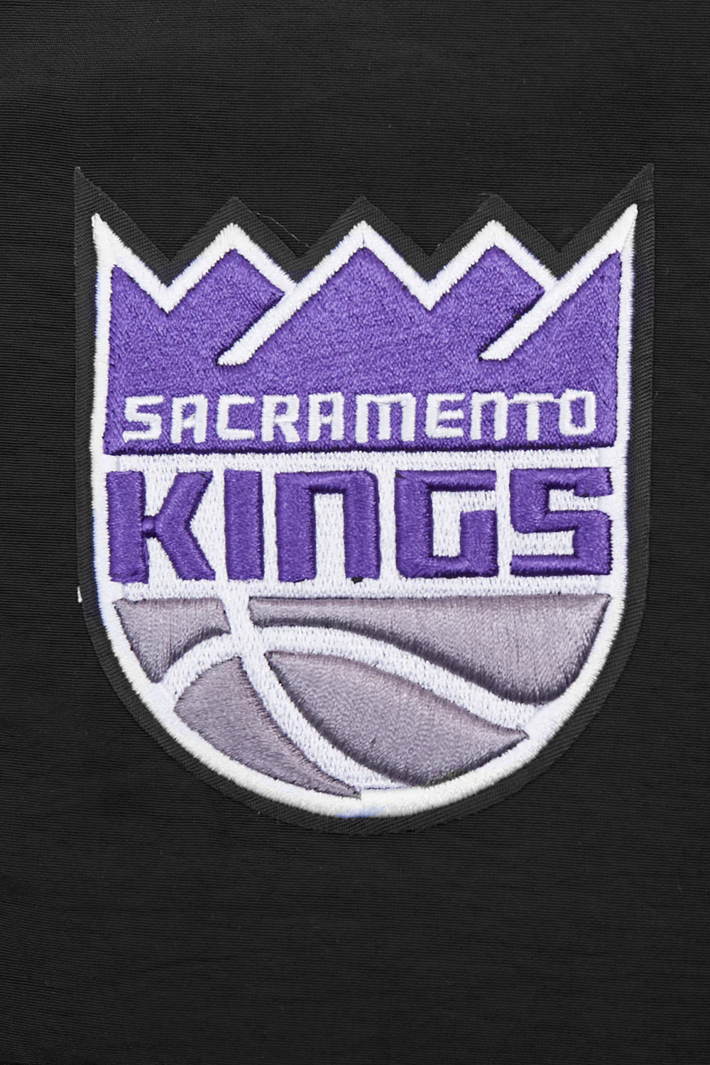 NBA SACRAMENTO KINGS CLASSIC WIND WOVEN WOMEN'S 1/2 JACKET (BLACK) - Image 7