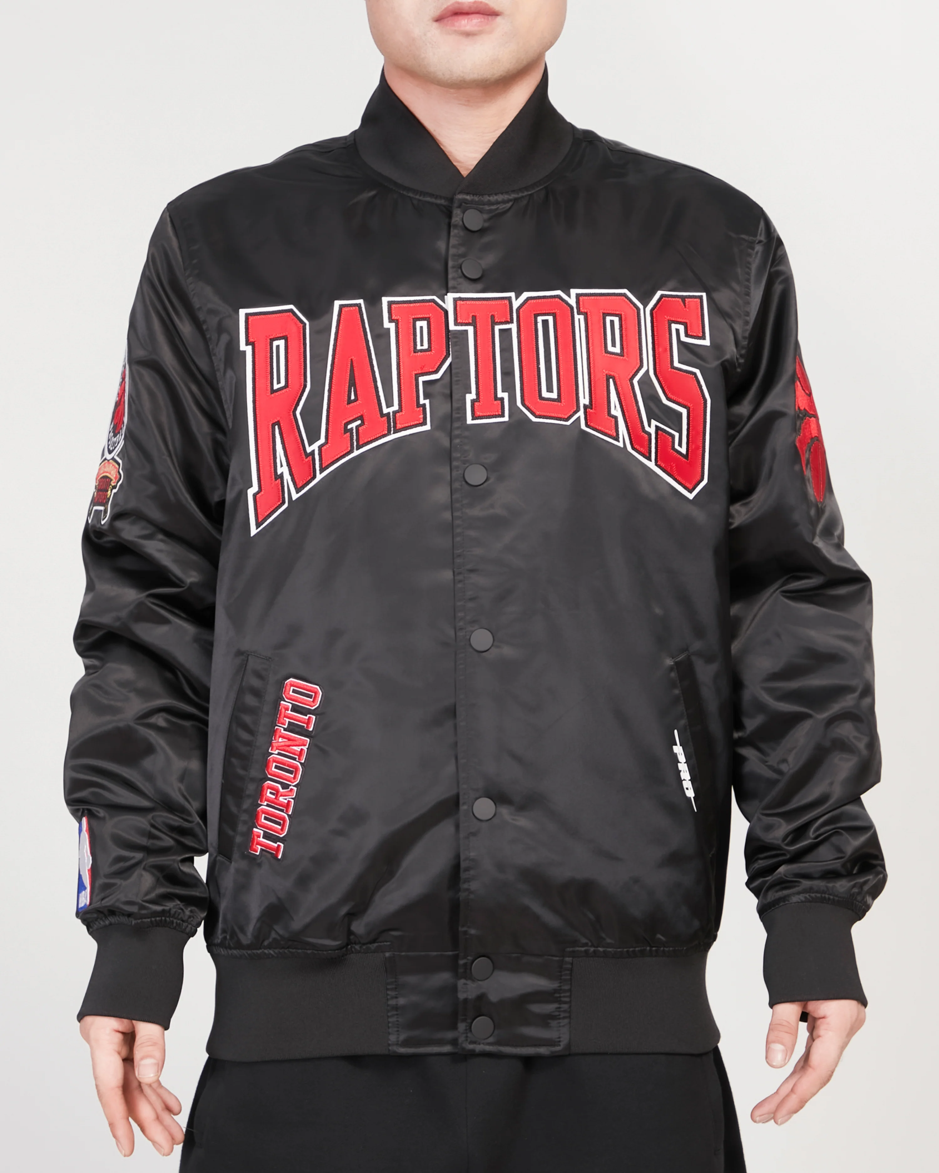 NBA TORONTO RAPTORS CREST EMBLEM SATIN JACKET (BLACK)