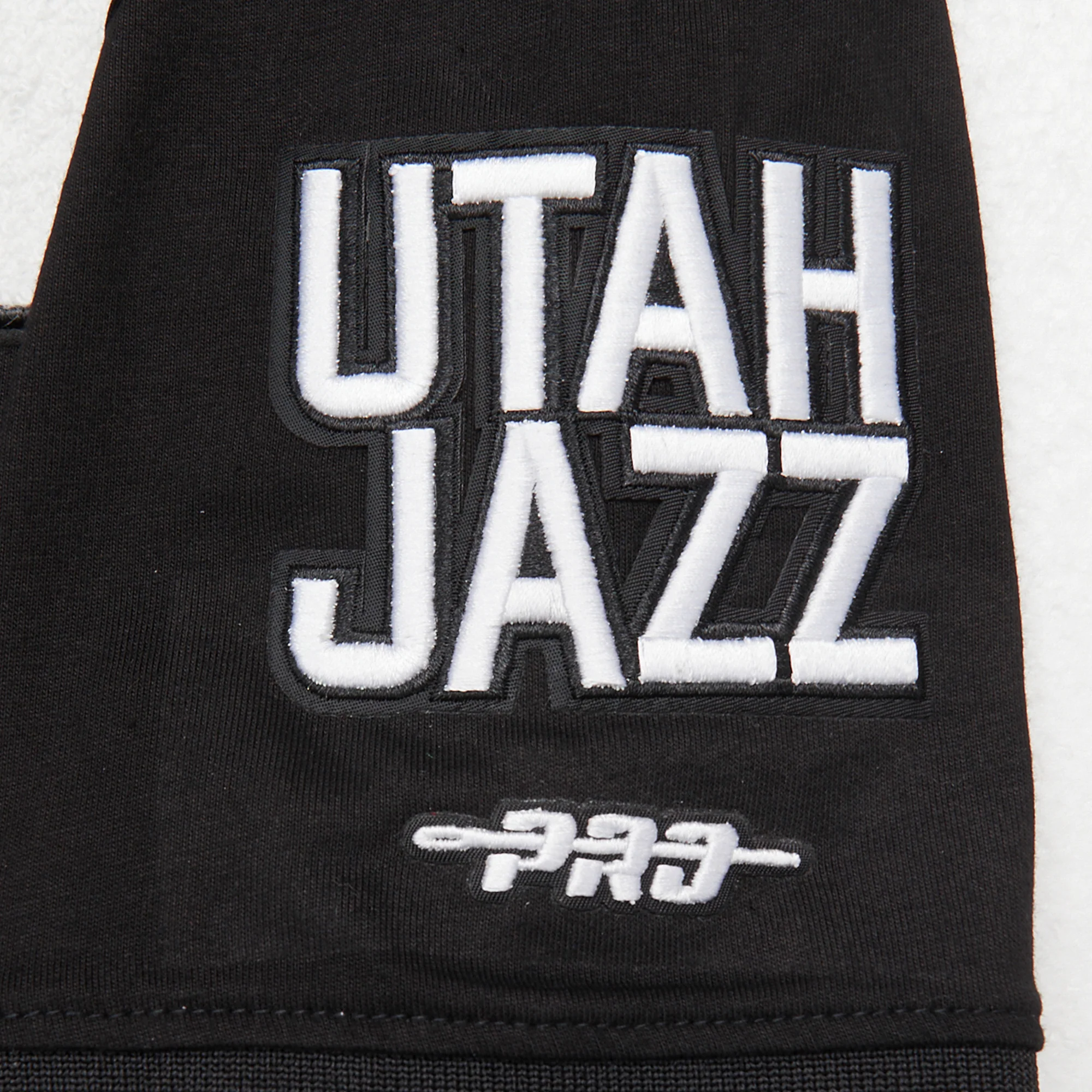 NBA UTAH JAZZ CLASSIC BIG BOYS SHORT SLEEVE STRIPED RIB TEE (BLACK) - Image 4