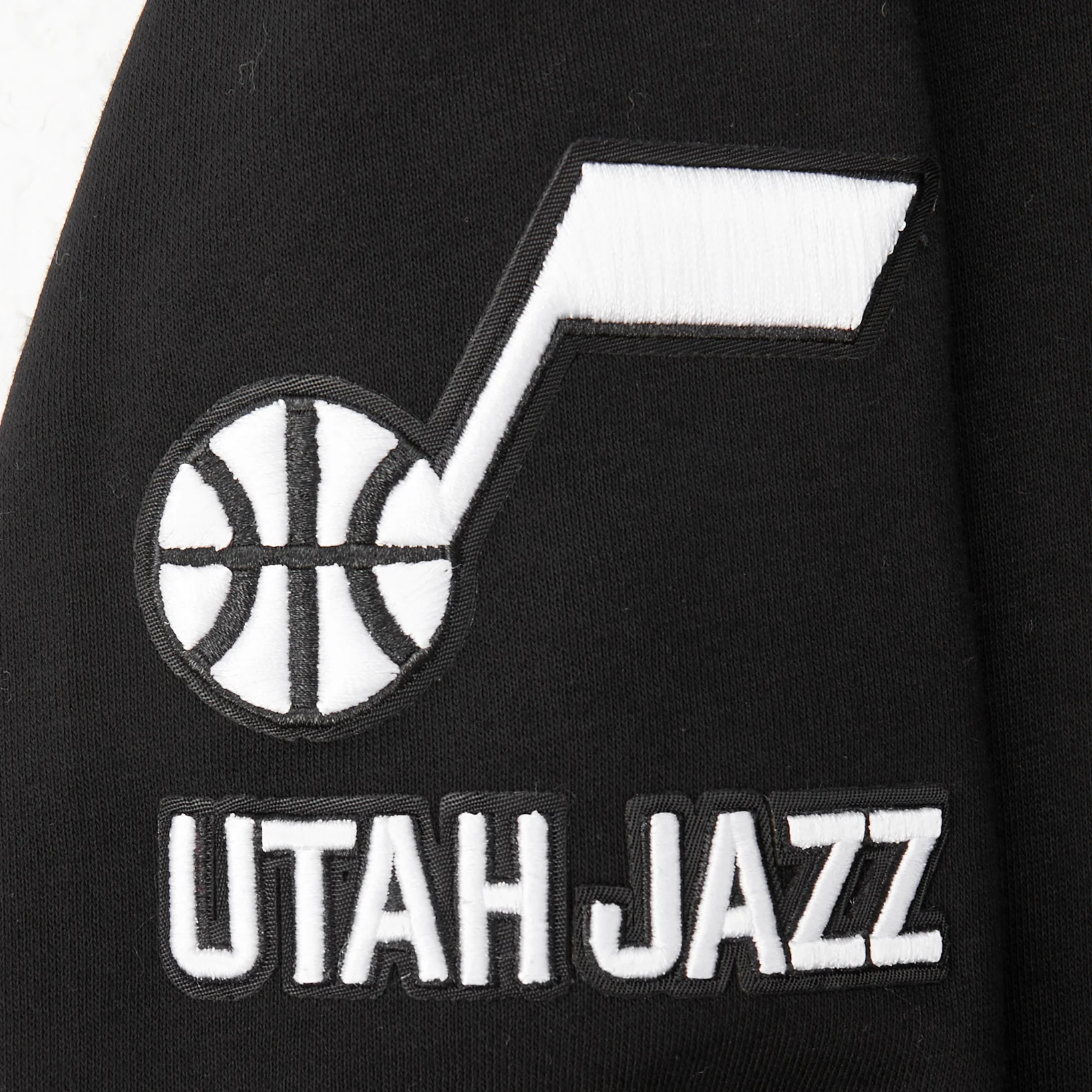 NBA UTAH JAZZ CLASSIC BIG BOYS FLEECE PULLOVER HOODIE (BLACK) - Image 4