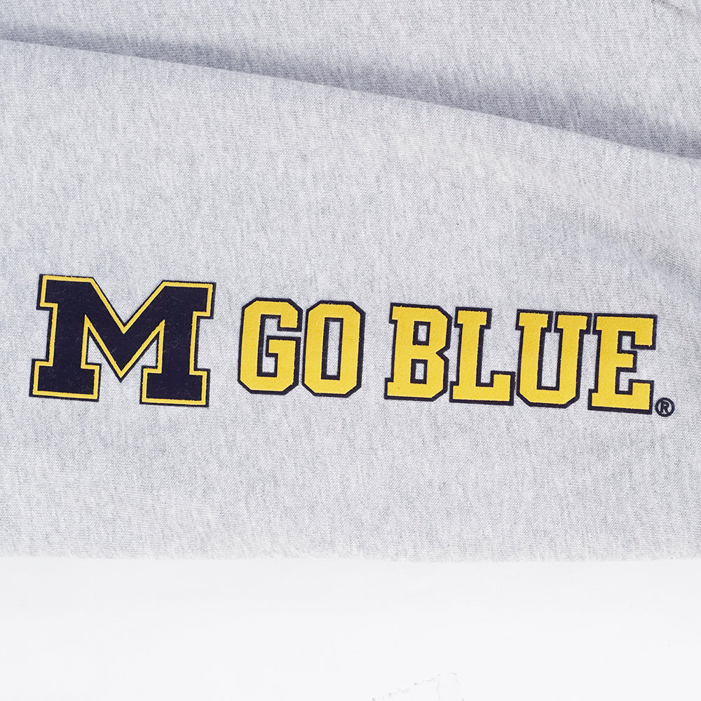 UNIVERSITY OF MICHIGAN CLASSIC MEN'S STACKED LOGO PULLOVER HOODIE (HEATHER GREY/MIDNIGHT NAVY) - Image 6