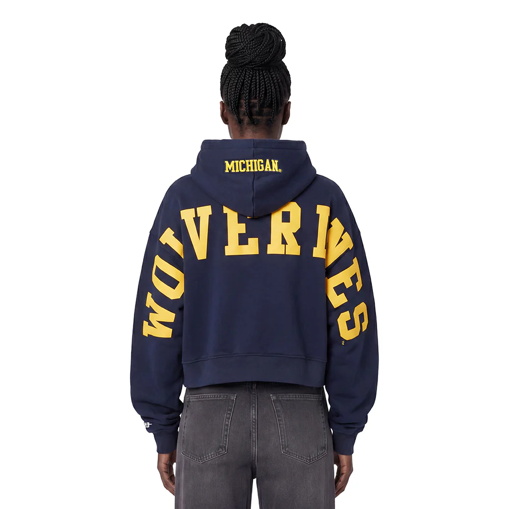 COLLEGE UNIVERSITY OF MICHIGAN WINGSPAN WOMEN'S CROPPED FLC PO HOODIE (MIDNIGHT NAVY)