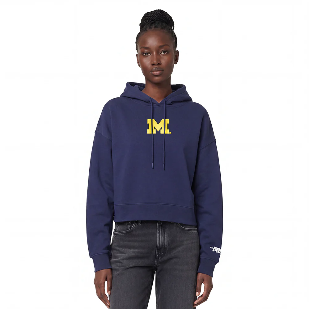 COLLEGE UNIVERSITY OF MICHIGAN WINGSPAN WOMEN'S CROPPED FLC PO HOODIE (MIDNIGHT NAVY) - Image 2