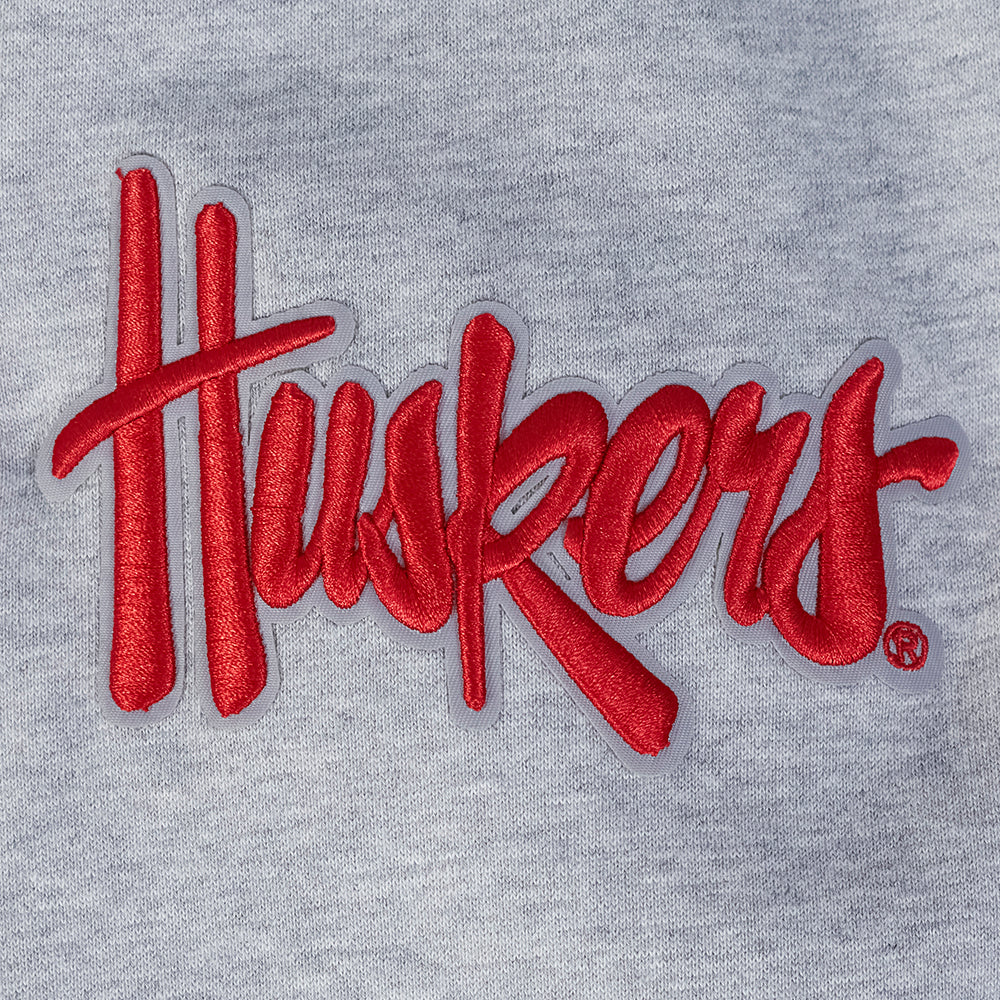 UNIVERSITY OF NEBRASKA CLASSIC MEN'S STACKED LOGO PULLOVER HOODIE (HEATHER GRAY/BLACK) - Image 7