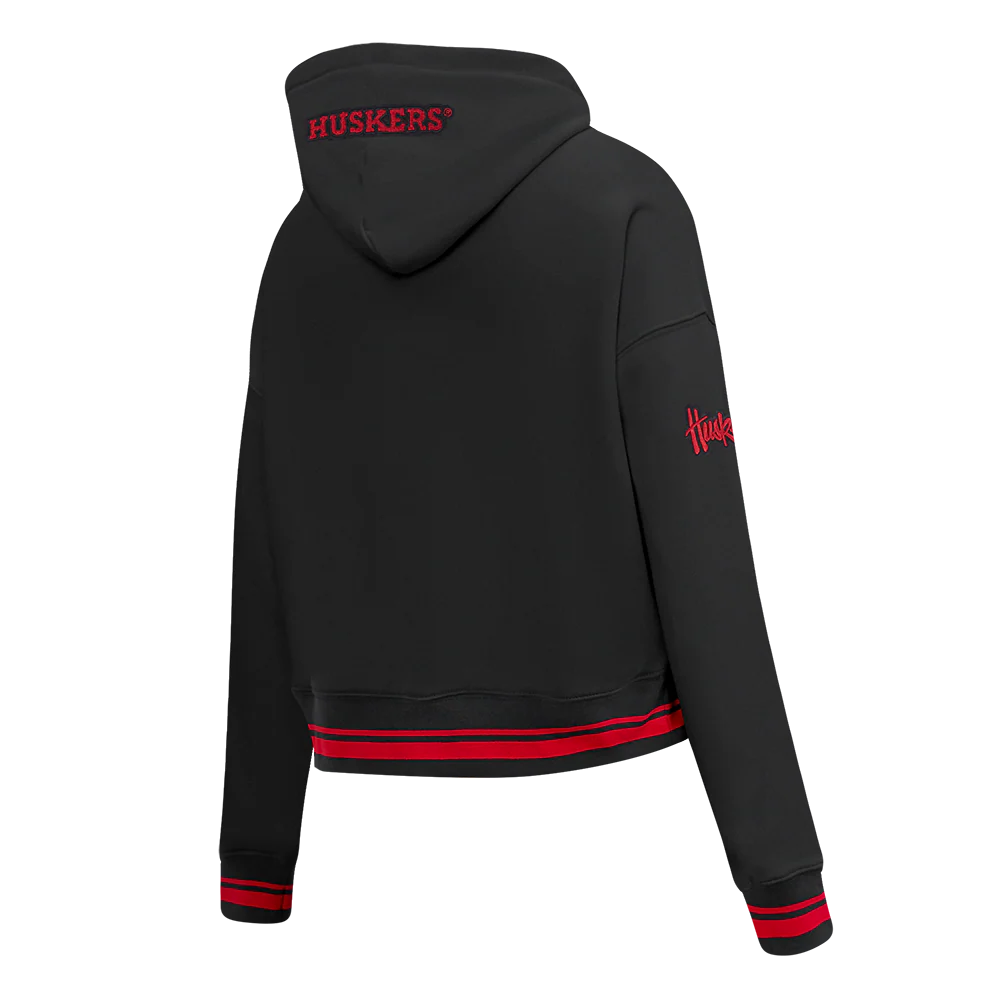 UNIVERSITY OF NEBRASKA CLASSIC WOMEN'S RIB FLEECE CROPPED PULLOVER HOODIE (BLACK/RED) - Image 4