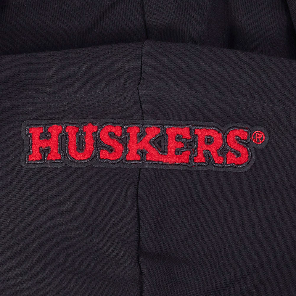 UNIVERSITY OF NEBRASKA CLASSIC WOMEN'S RIB FLEECE CROPPED PULLOVER HOODIE (BLACK/RED) - Image 7