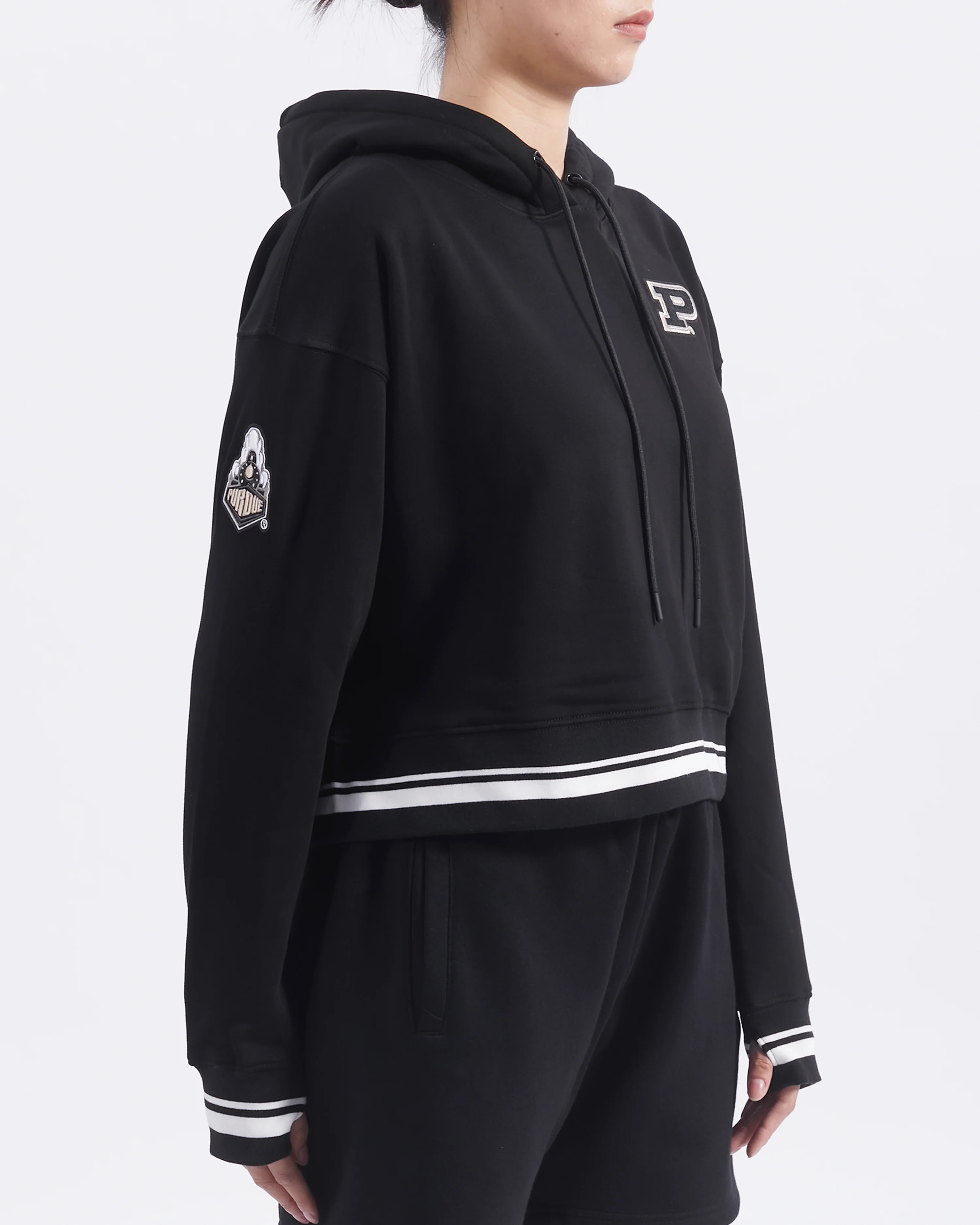 PURDUE UNIVERSITY CLASSIC WOMEN'S RIB FLEECE CROPPED PULLOVER HOODIE (BLACK) - Image 4