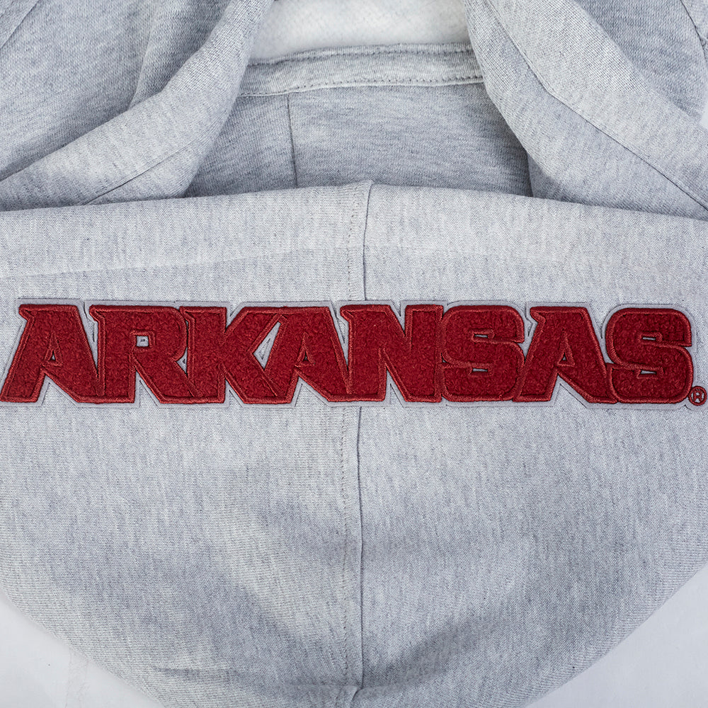 UNIVERSITY OF ARKANSAS CLASSIC MEN'S STACKED LOGO PULLOVER HOODIE (HEATHER GRAY/BLACK) - Image 6