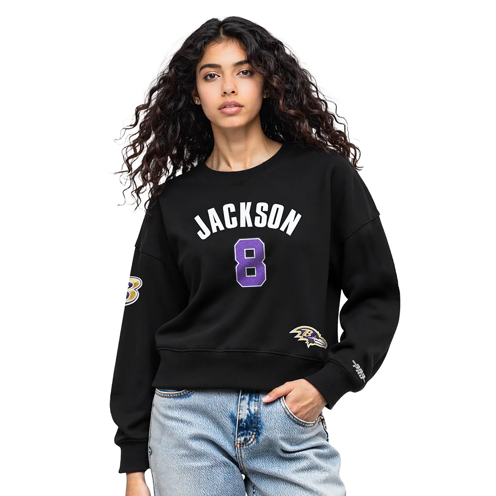 NFL BALTIMORE RAVENS LAMAR JACKSON #8 CLASSIC PNN WOMEN'S FLC CREWNECK (BLACK)
