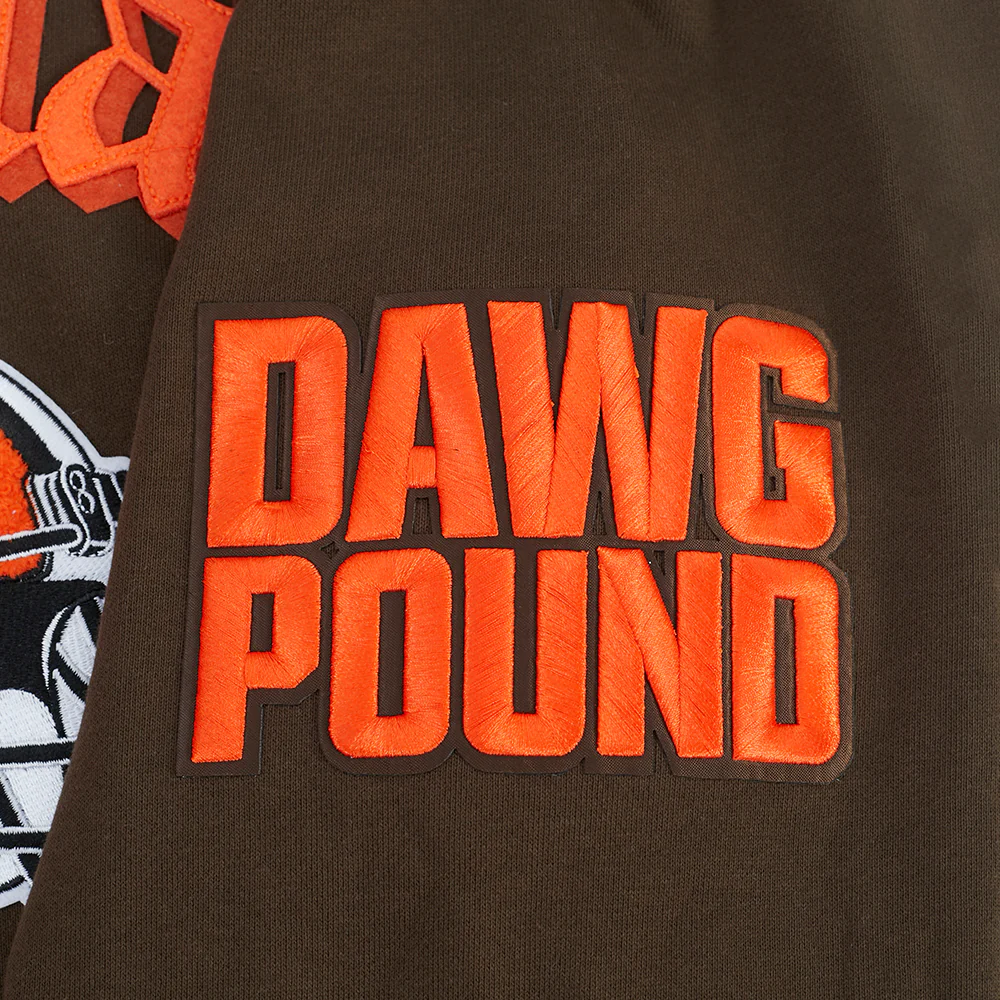 NFL CLEVELAND BROWNS OLD ENGLISH MEN'S PO HOODIE (BROWN) - Image 7