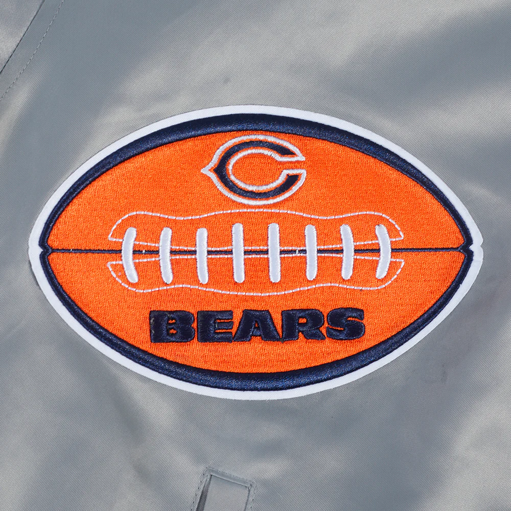 NFL CHICAGO BEARS OLD ENGLISH MEN'S RIB SATIN JACKET (GRAY) - Image 6