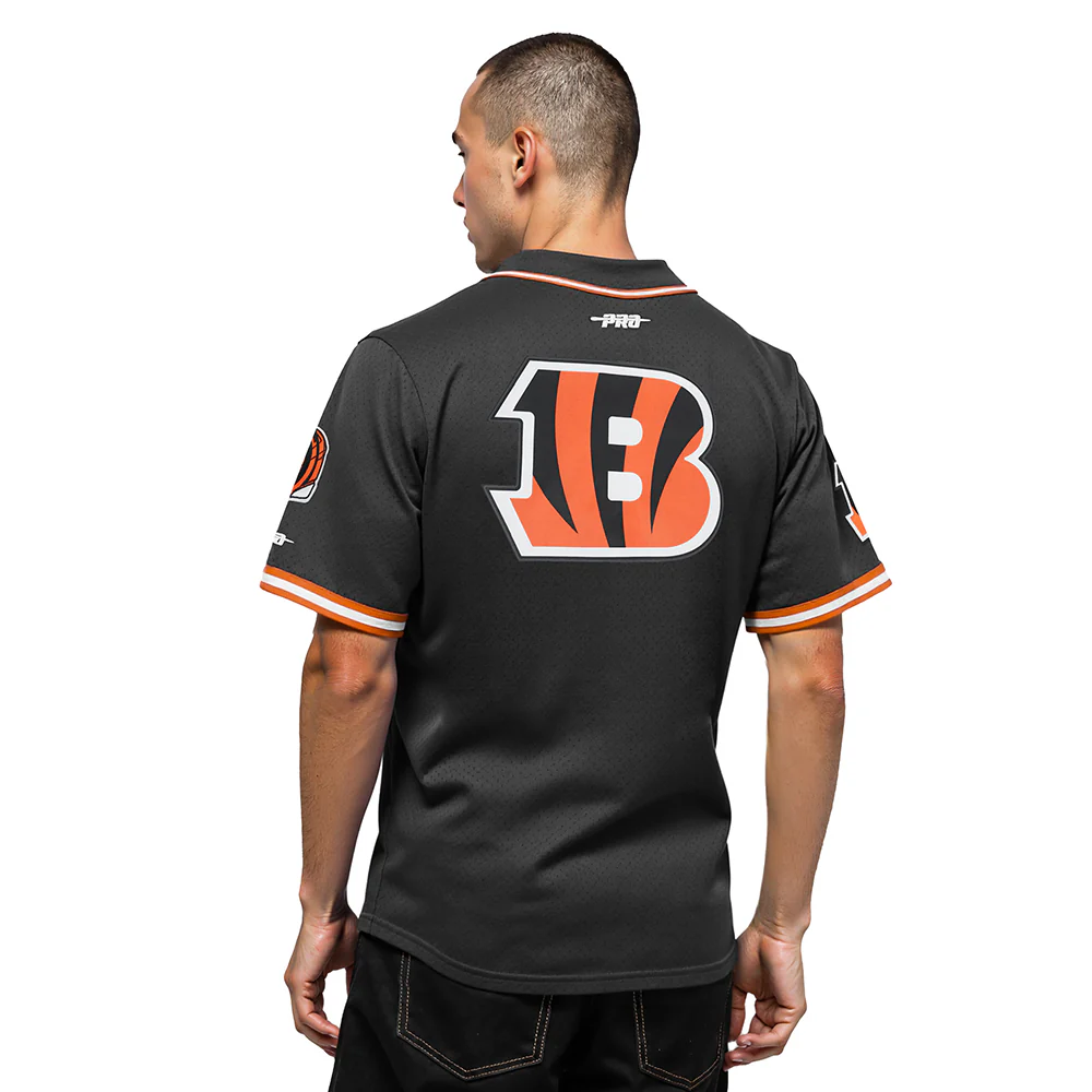 NFL CINCINNATI BENGALS JA'MARR CHASE #1 CLASSIC MESH PNN MEN'S MESH BUTTON DOWN SHIRT (BLACK/ORANGE) - Image 2