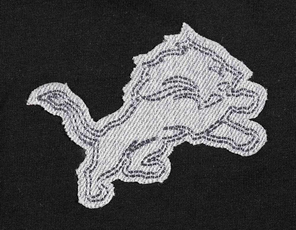 NFL DETROIT LIONS VARSITY BLUES WOMEN'S BOXY TEE (BLACK) - Image 6