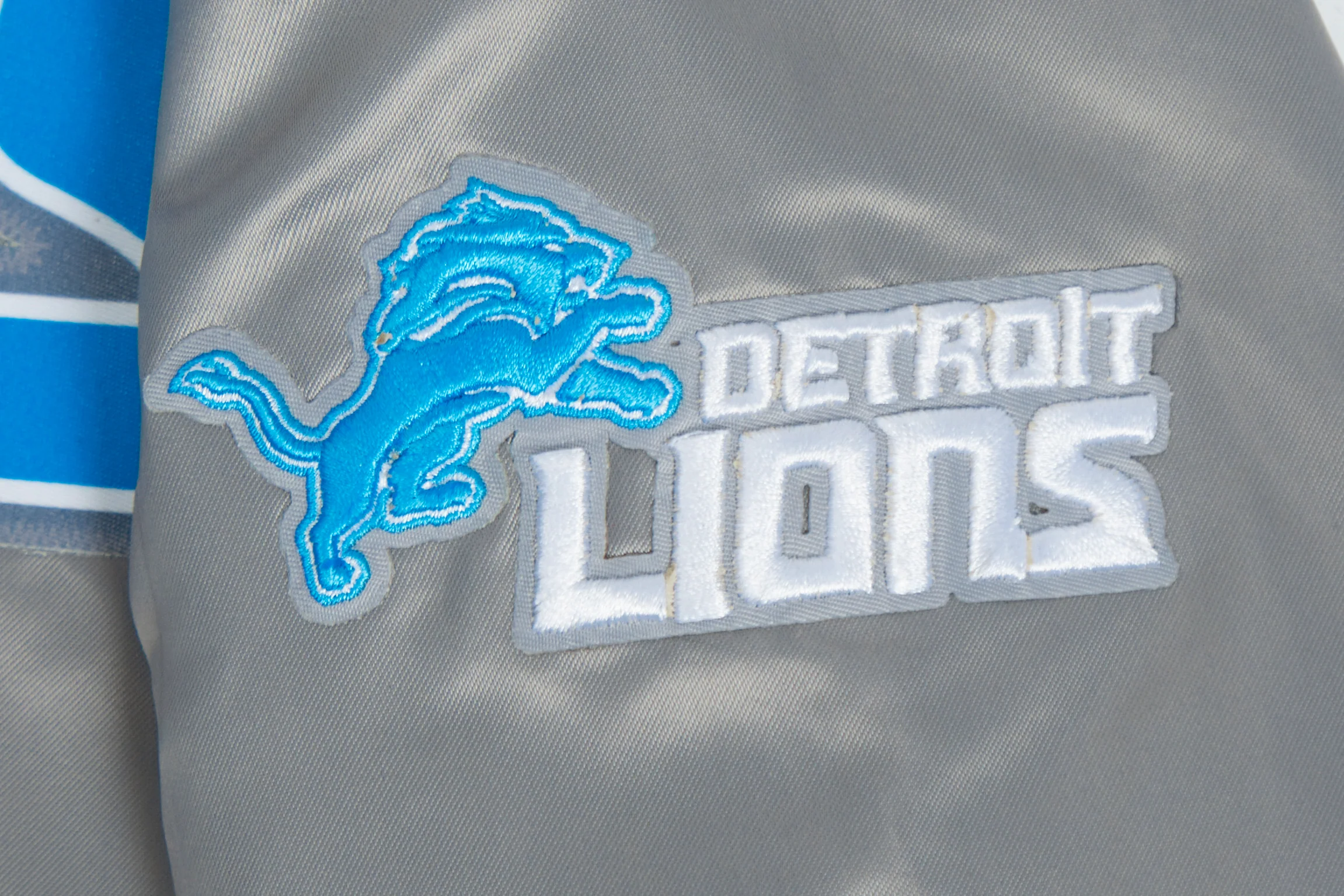 NFL DETROIT LIONS CLASSIC BIG BOYS SATIN JACKET (GRAY) - Image 5