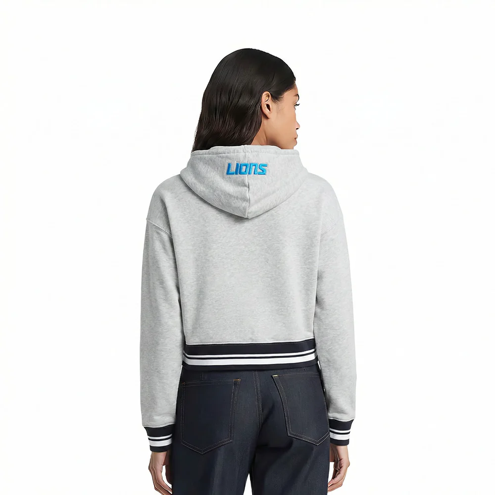 NFL DETROIT LIONS SCRIPT TAIL WOMEN'S RIB FLEECE CROPPED PULLOVER HOODIE (HEATHER GRAY/BLACK) - Image 2