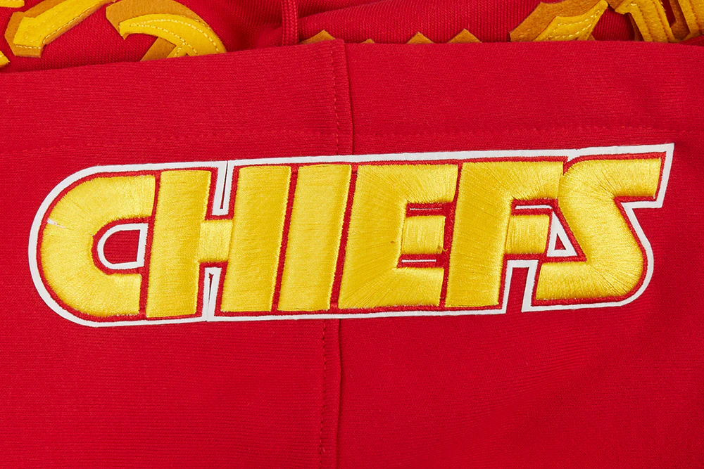 NFL KANSAS CITY CHIEFS OLD ENGLISH MEN'S PULLOVER HOODIE (RED) - Image 5