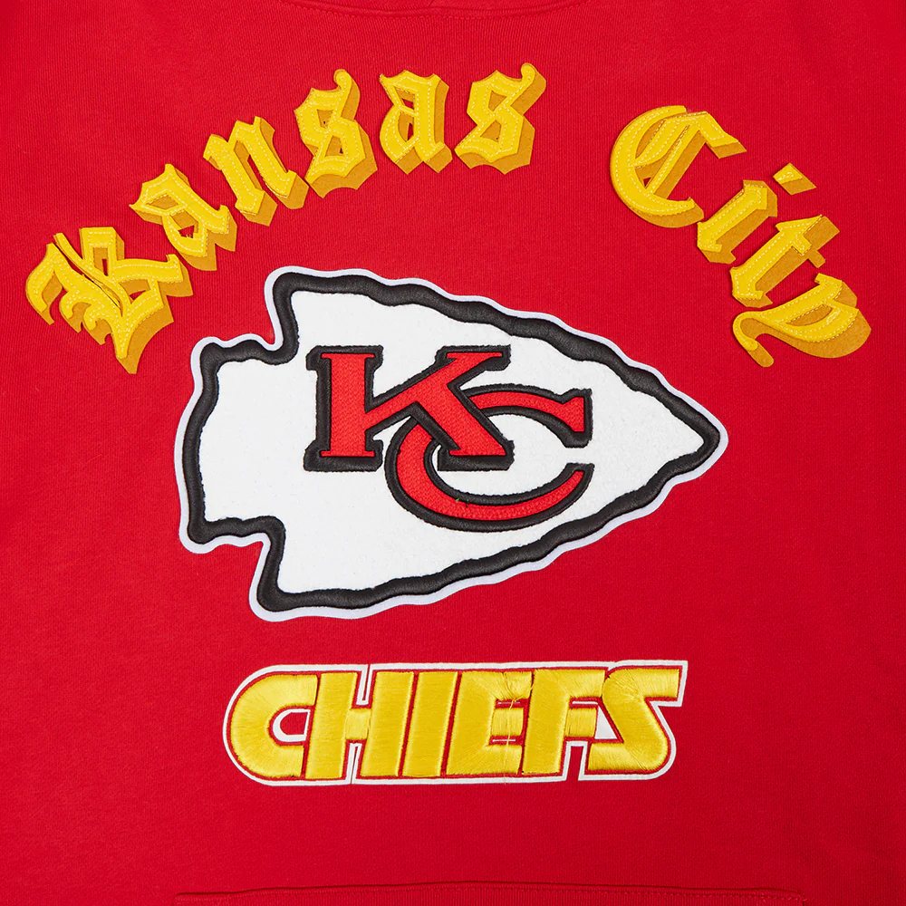 NFL KANSAS CITY CHIEFS OLD ENGLISH MEN'S PULLOVER HOODIE (RED) - Image 6