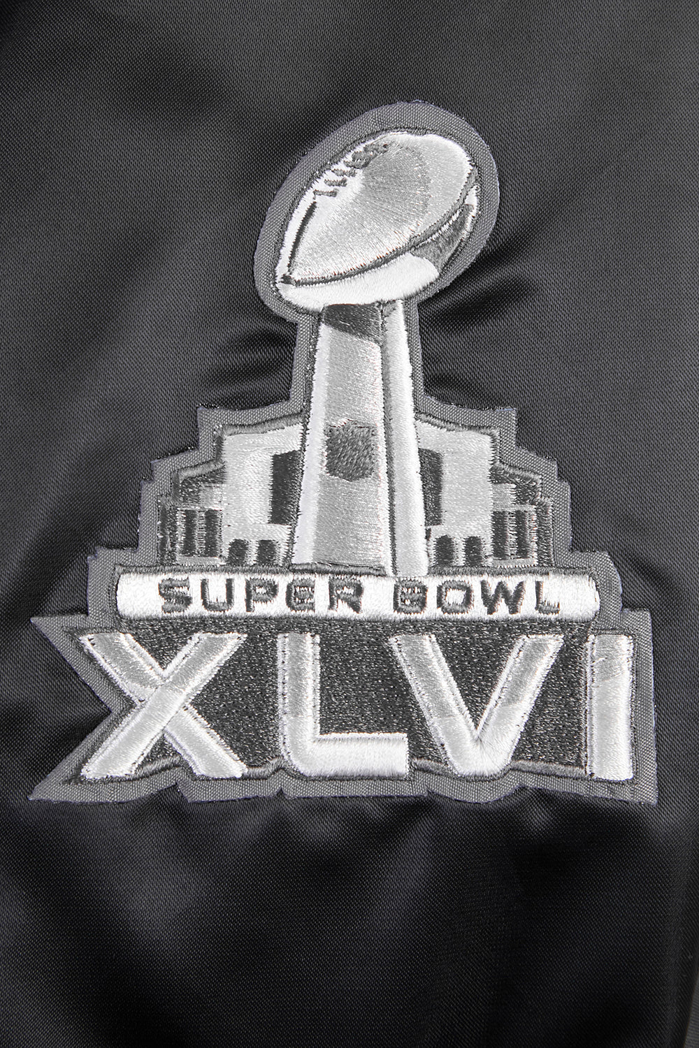 NFL NEW YORK GIANTS CLASSIC WOMEN'S SATIN JACKET (BLACK) - Image 7