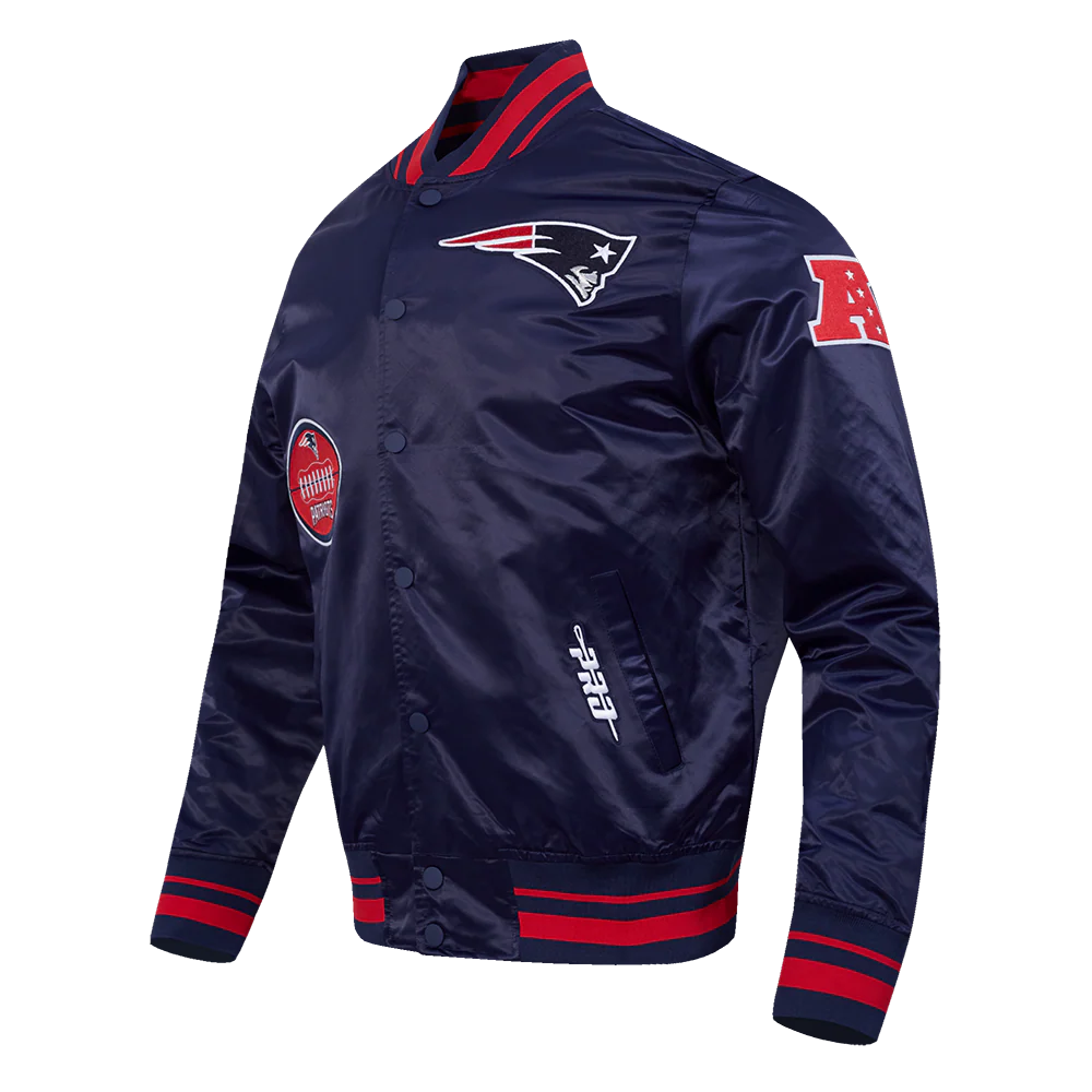 NFL NEW ENGLAND PATRIOTS OLD ENGLISH MEN'S RIB SATIN JACKET (MIDNIGHT NAVY/RED/MIDNIGHT NAVY) - Image 3