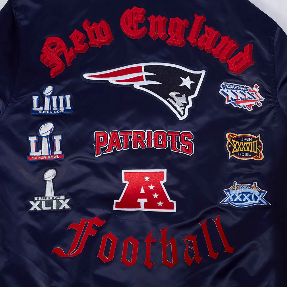 NFL NEW ENGLAND PATRIOTS OLD ENGLISH MEN'S RIB SATIN JACKET (MIDNIGHT NAVY/RED/MIDNIGHT NAVY) - Image 9