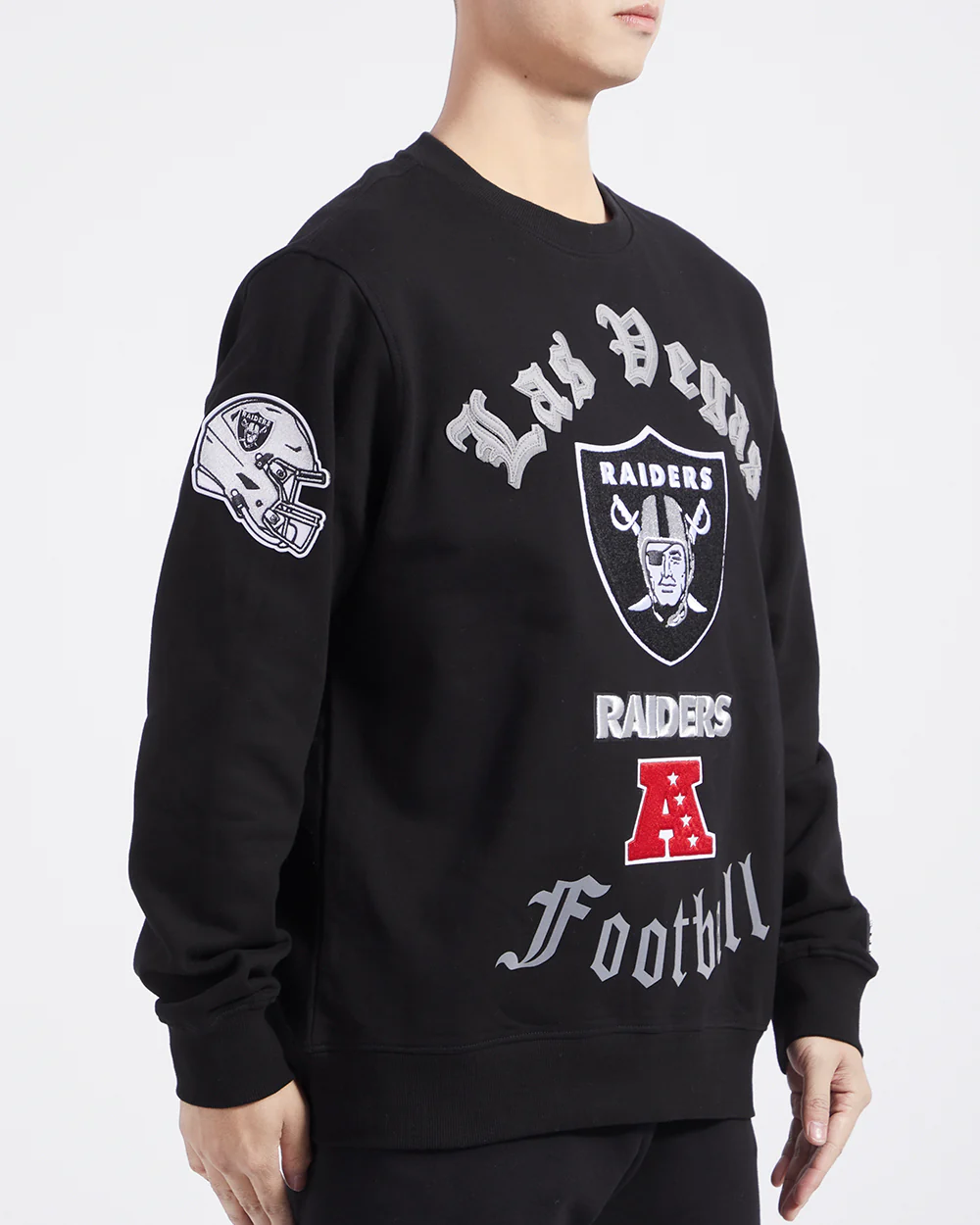NFL LAS VEGAS RAIDERS OLD ENGLISH MEN'S CREWNECK (BLACK) - Image 3