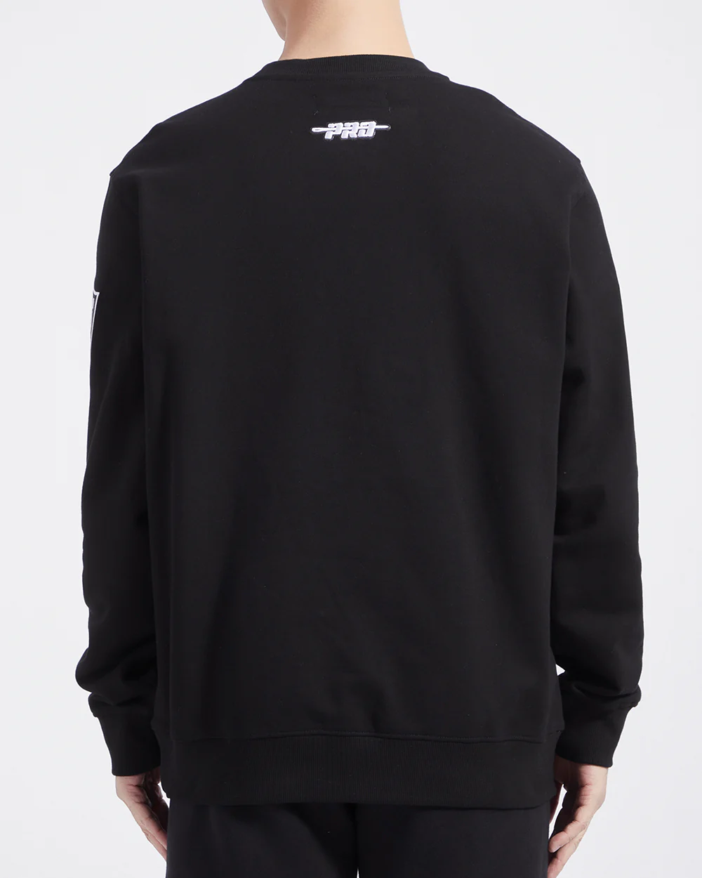 NFL LAS VEGAS RAIDERS OLD ENGLISH MEN'S CREWNECK (BLACK) - Image 4