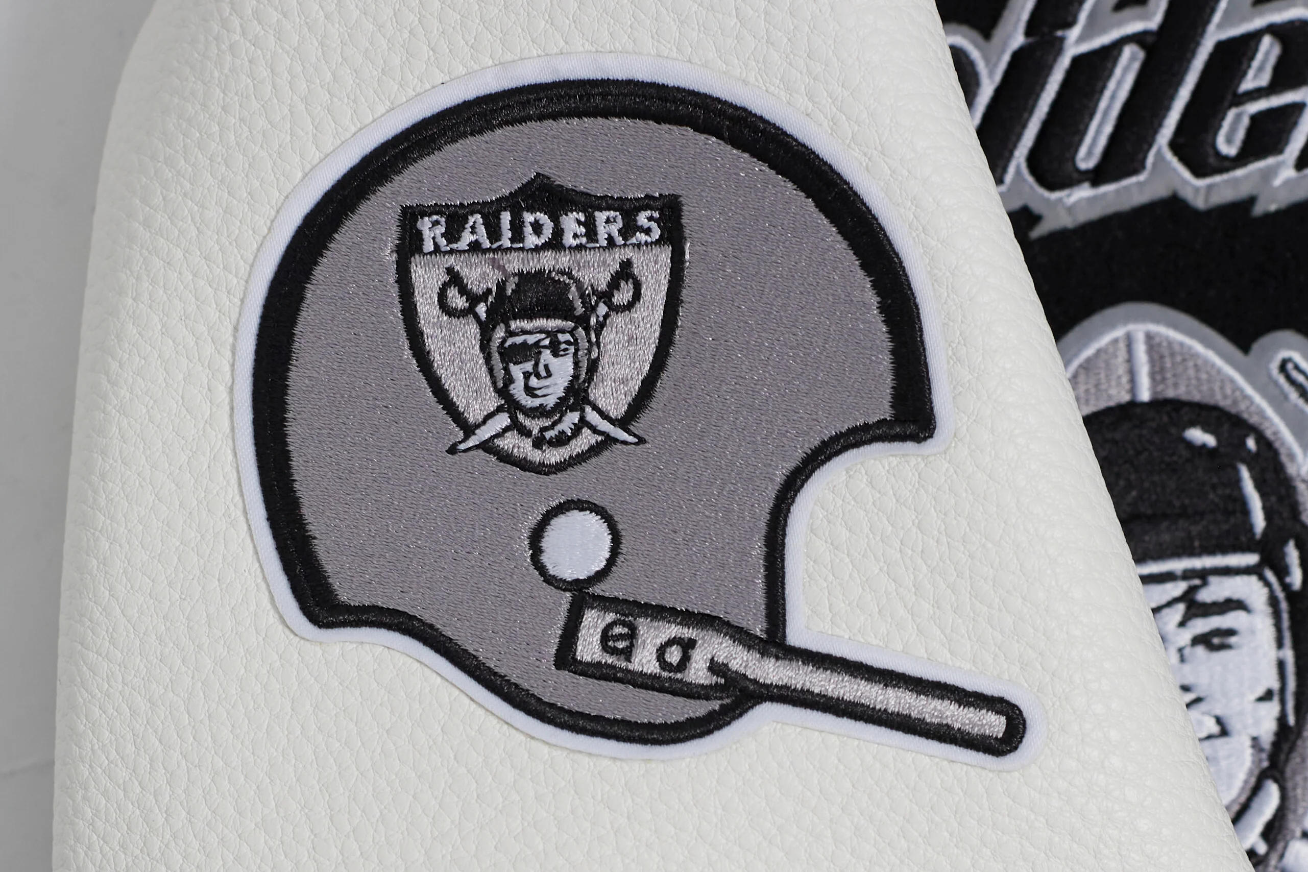 NFL LAS VEGAS RAIDERS RETRO CLASSIC BIG BOYS RIB WOOL VARSITY JACKET (BLACK/GRAY) - Image 5