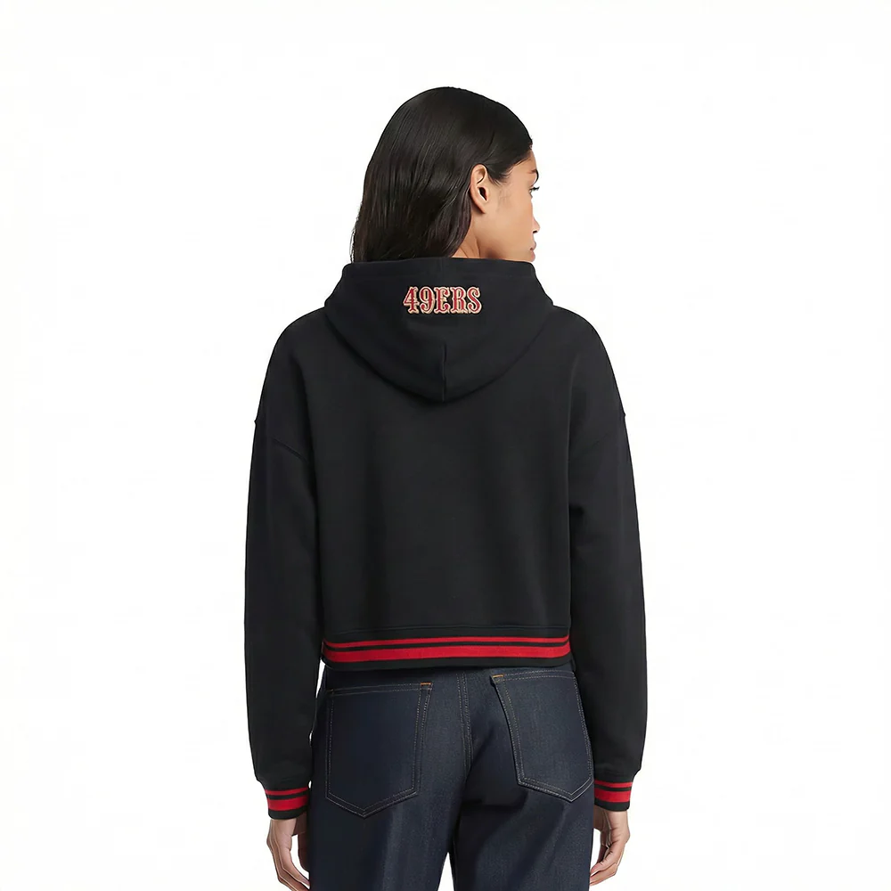 NFL SAN FRANCISCO 49ERS SCRIPT TAIL WOMEN'S RIB FLEECE CROPPED PULLOVER HOODIE (BLACK/RED/BLACK) - Image 2